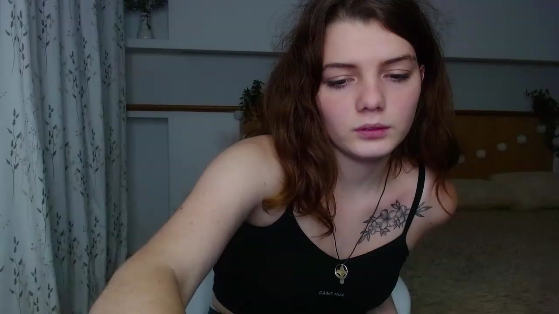 Gallery image thumbnail from L1ttle_kitty's myfreecams stream on, 11/21/2022, 11:17 image 18 of 20