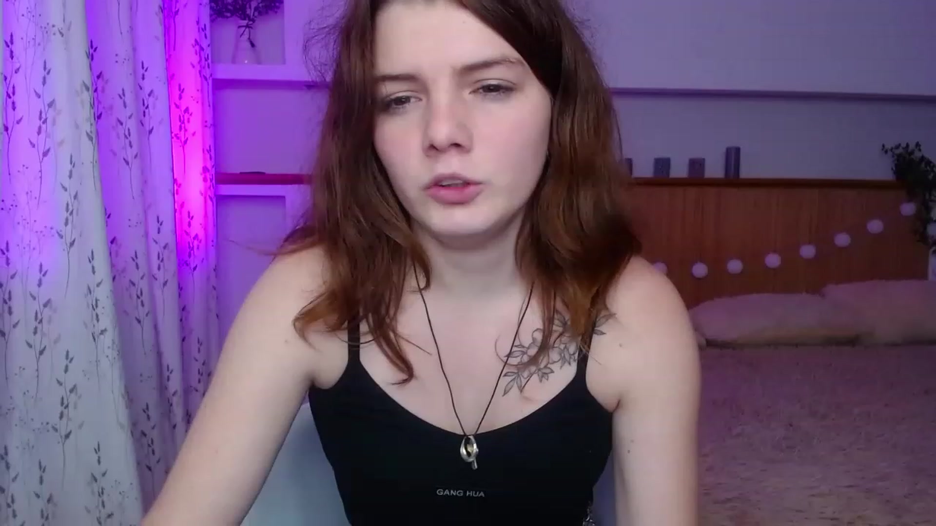 Gallery image thumbnail from L1ttle_kitty's myfreecams stream on, 11/21/2022, 12:21 image 16 of 20