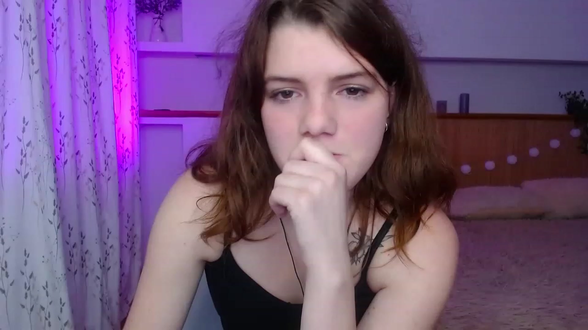 Gallery image thumbnail from L1ttle_kitty's myfreecams stream on, 11/21/2022, 12:21 image 7 of 20