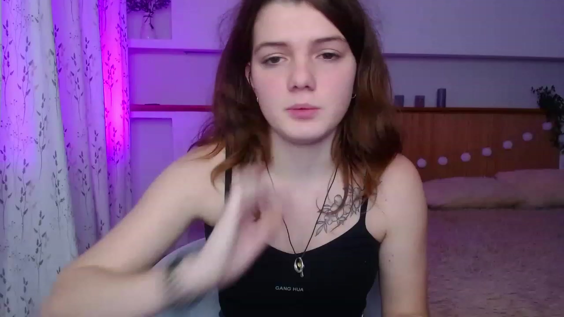 Gallery image thumbnail from L1ttle_kitty's myfreecams stream on, 11/21/2022, 12:21 image 19 of 20