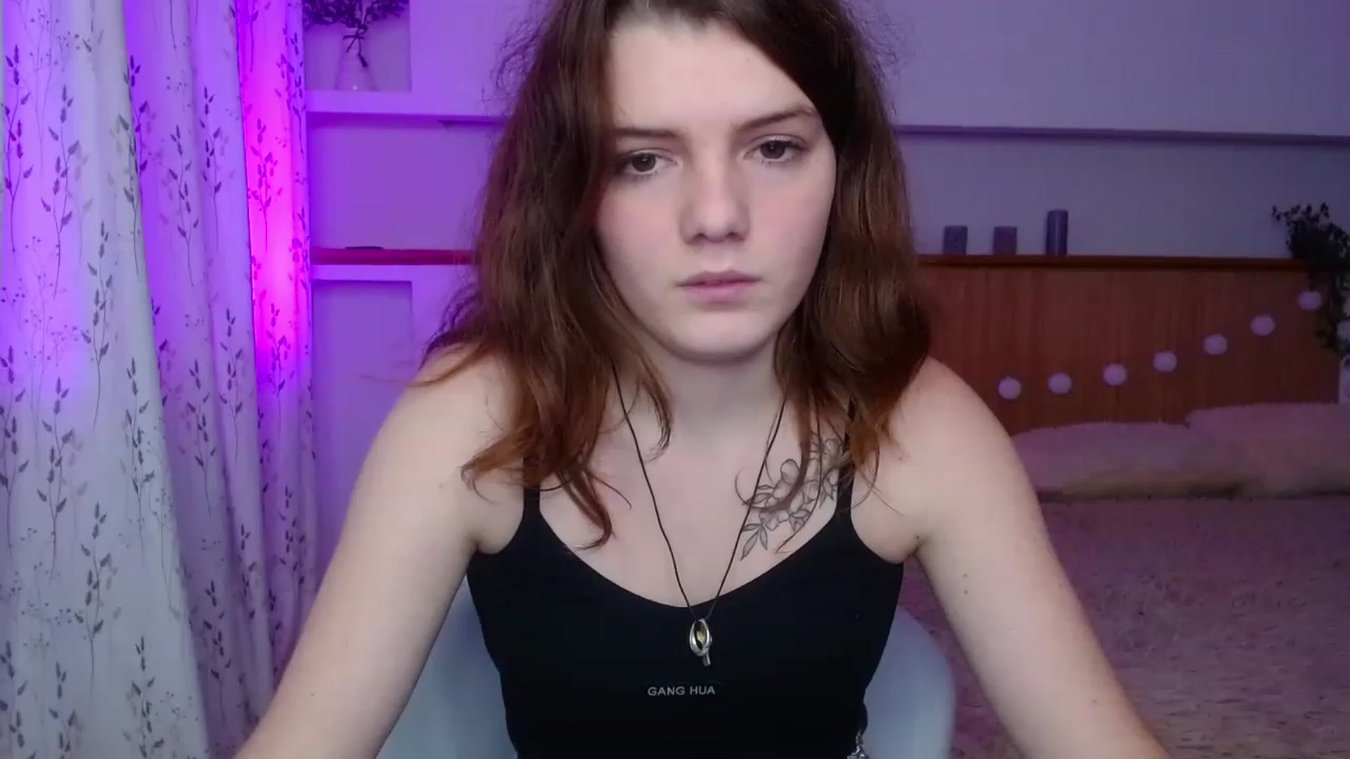 Gallery image thumbnail from L1ttle_kitty's myfreecams stream on, 11/21/2022, 12:21 image 17 of 20
