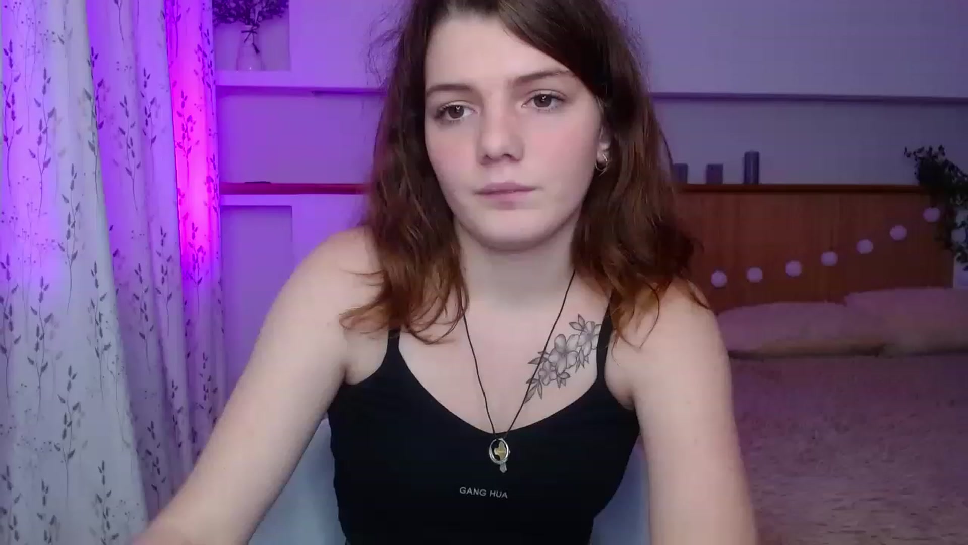 Gallery image thumbnail from L1ttle_kitty's myfreecams stream on, 11/21/2022, 12:46 image 17 of 20