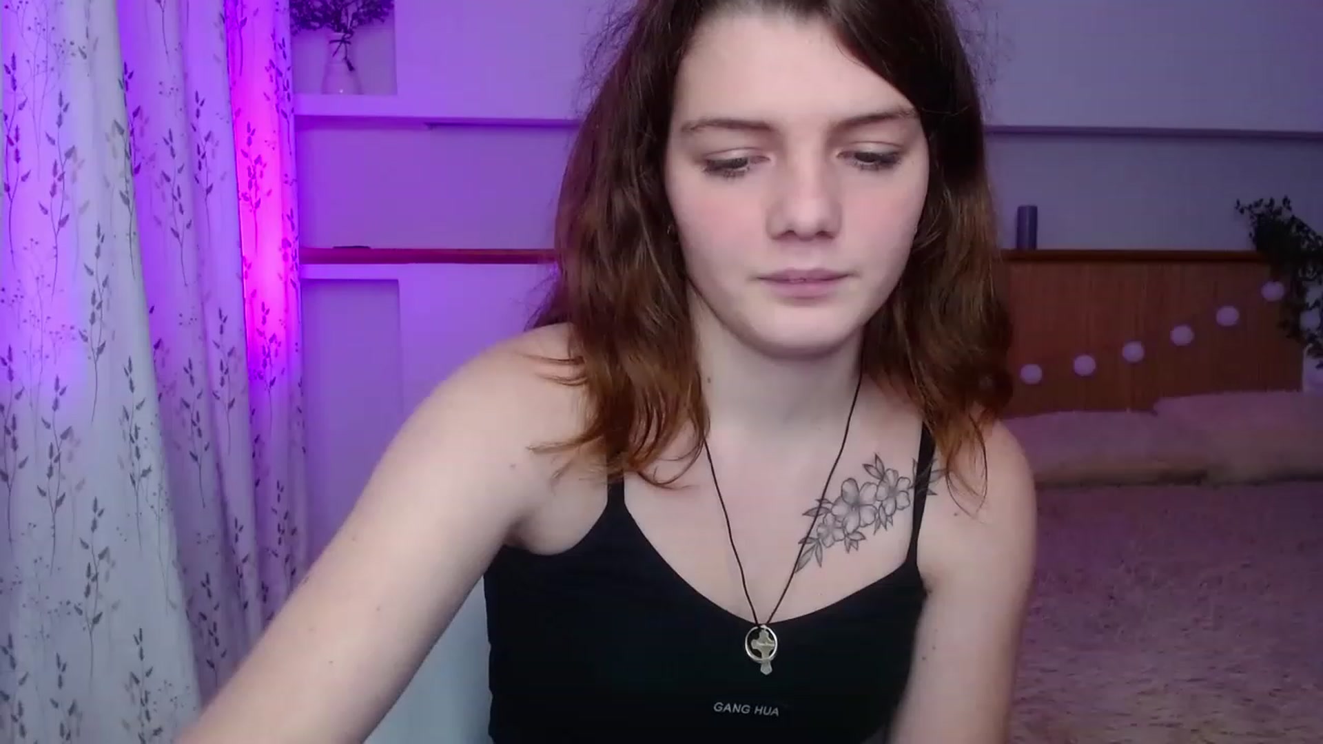 Gallery image thumbnail from L1ttle_kitty's myfreecams stream on, 11/21/2022, 12:46 image 7 of 20