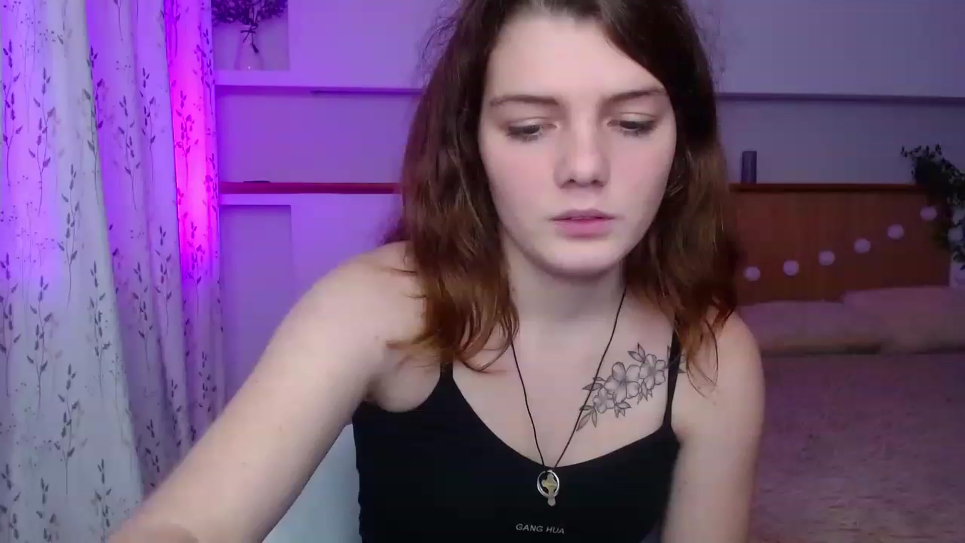 Gallery image thumbnail from L1ttle_kitty's myfreecams stream on, 11/21/2022, 12:46 image 9 of 20