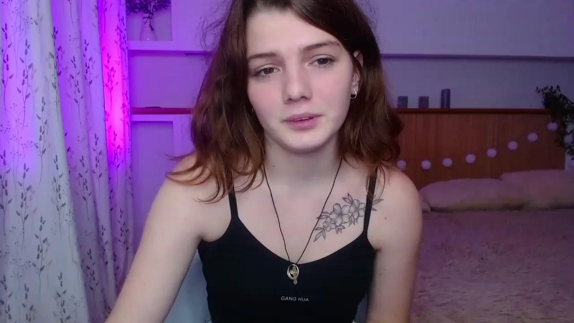 Gallery image thumbnail from L1ttle_kitty's myfreecams stream on, 11/21/2022, 12:46 image 3 of 20