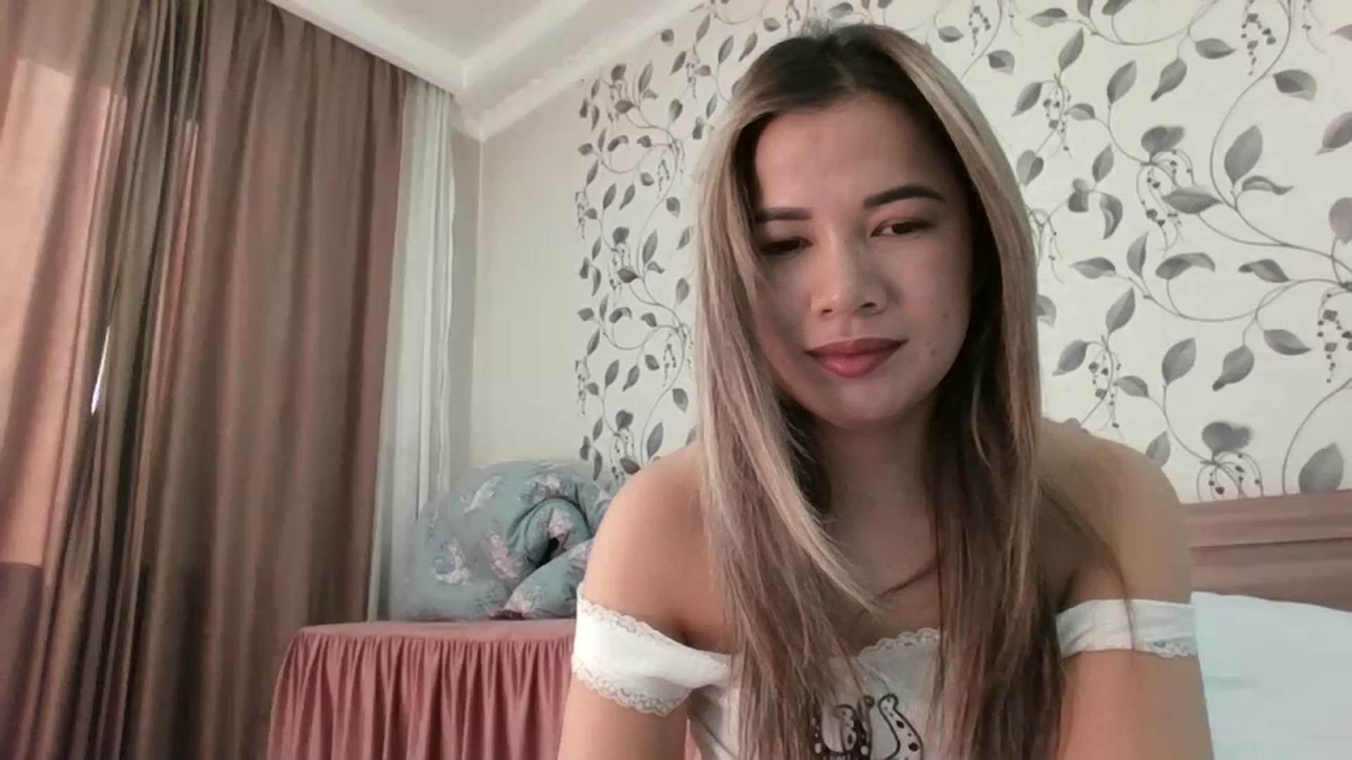 Gallery image thumbnail from L1yaa's myfreecams stream on, 10/27/2025, 08:17 image 5 of 20