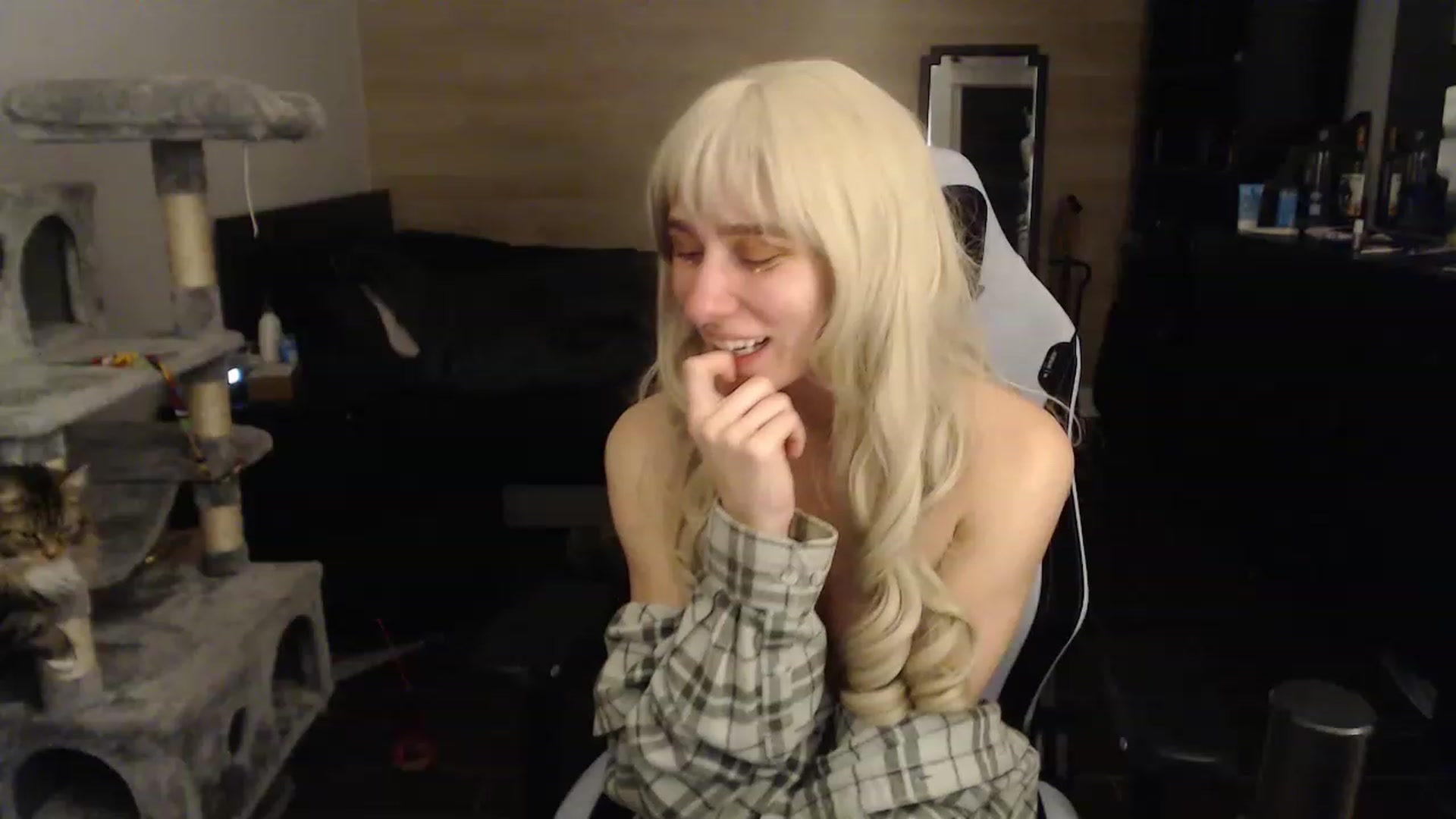 Gallery image thumbnail from L4DYBUG's myfreecams stream on, 02/06/2023, 09:19 image 9 of 20