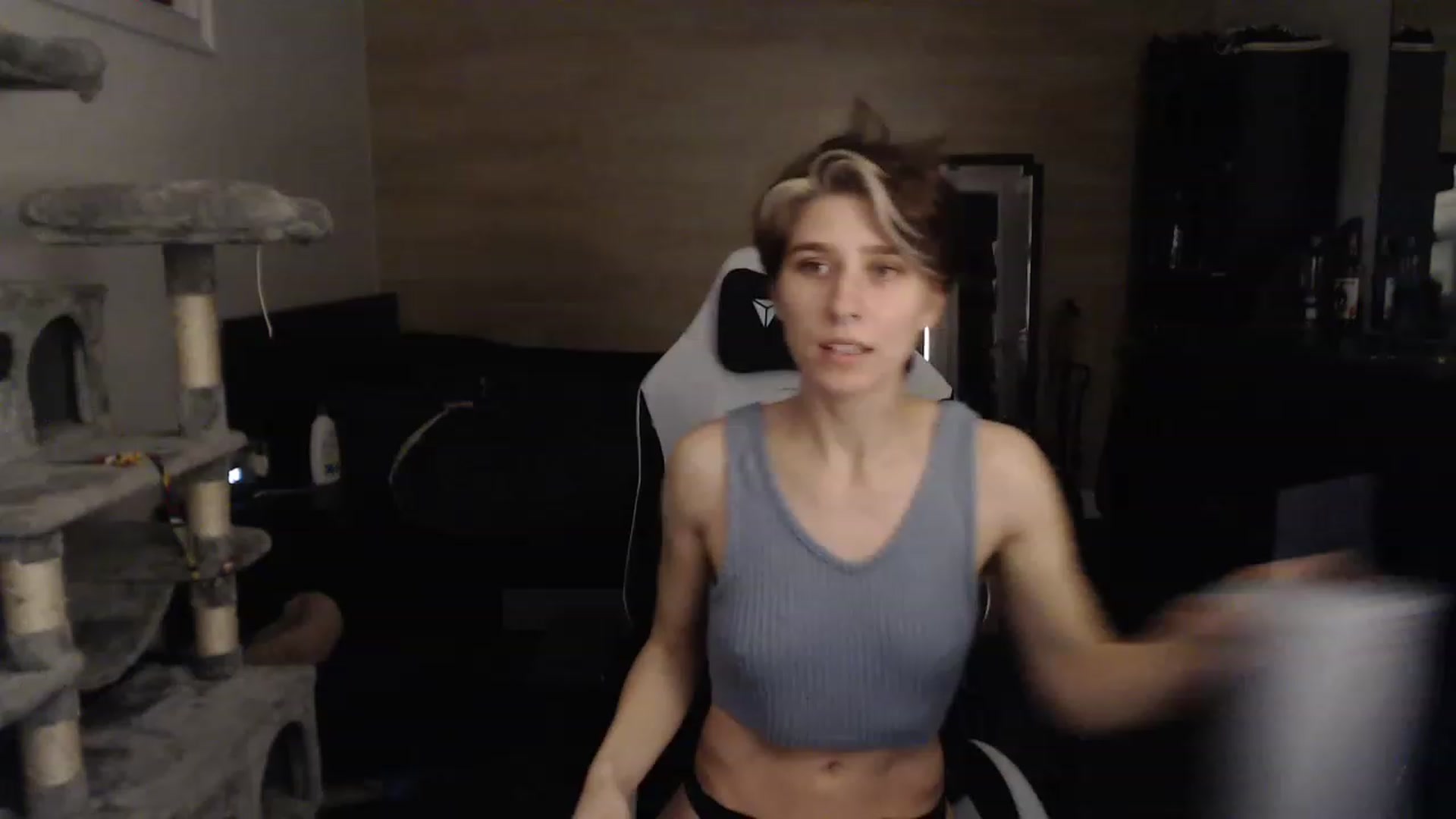 Gallery image thumbnail from L4DYBUG's myfreecams stream on, 02/07/2023, 08:46 image 1 of 20