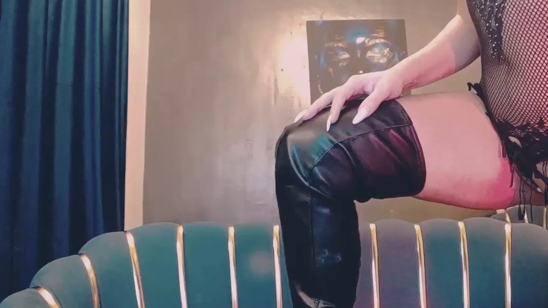 Gallery image thumbnail from LADY_AAA's myfreecams stream on, 12/12/2023, 22:03 image 8 of 20