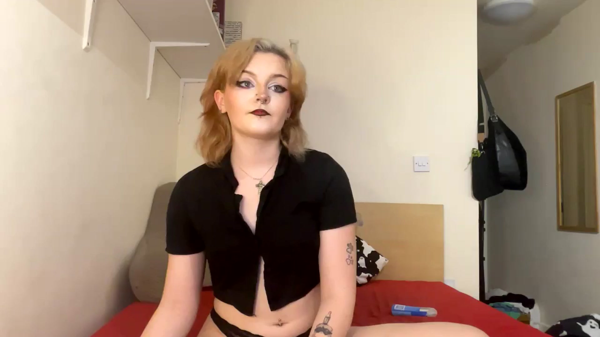 Gallery image thumbnail from LDarling03's myfreecams stream on, 10/18/2024, 17:21 image 13 of 20