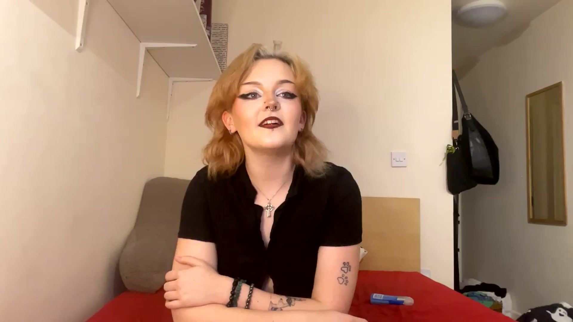 Gallery image thumbnail from LDarling03's myfreecams stream on, 10/18/2024, 17:21 image 7 of 20