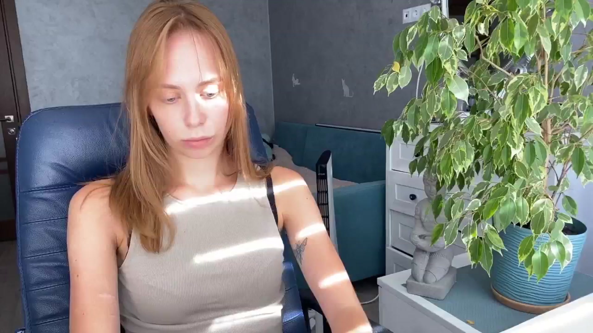 Gallery image thumbnail from LENORE's myfreecams stream on, 09/08/2024, 13:11 image 13 of 20