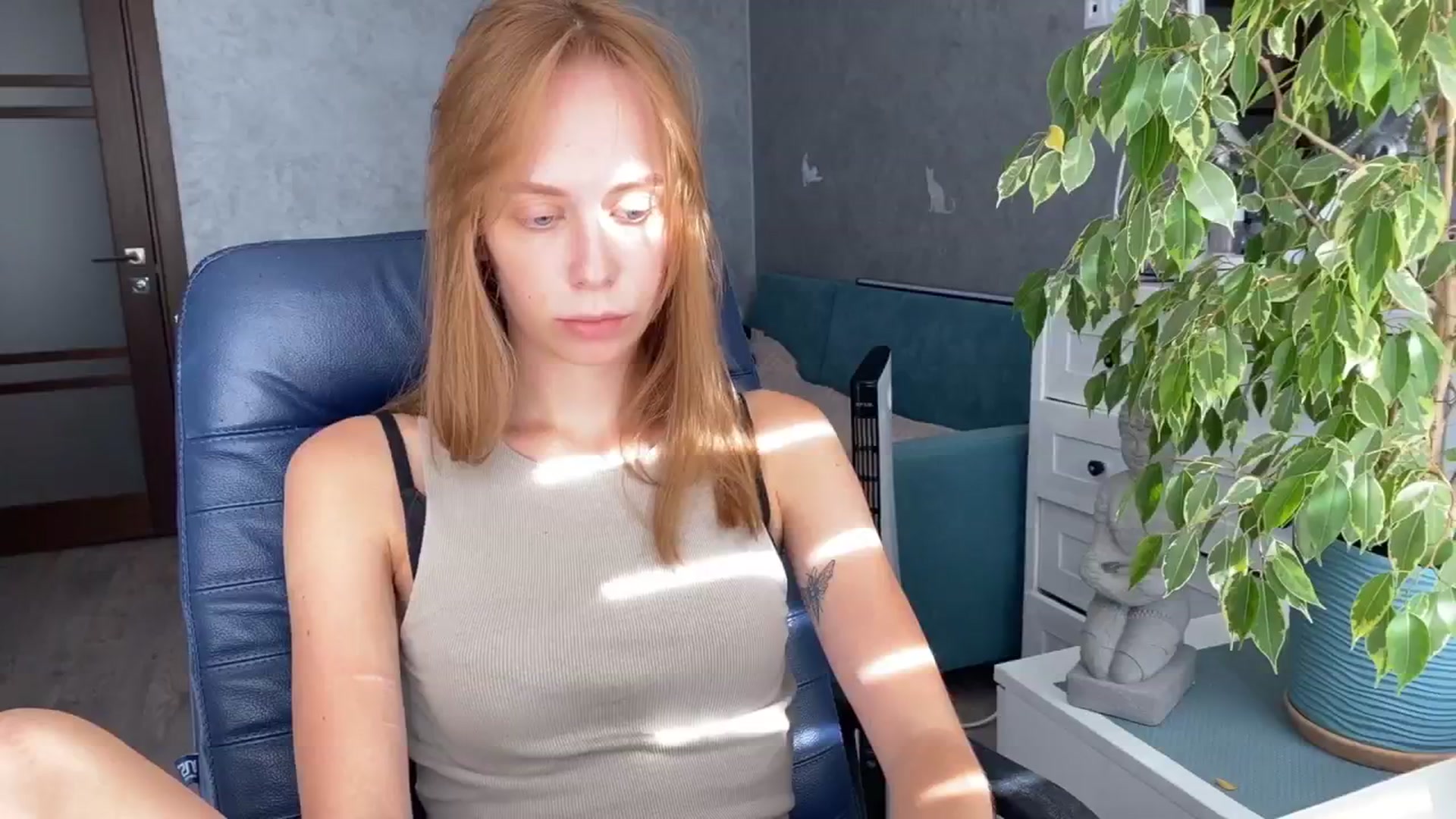 Gallery image thumbnail from LENORE's myfreecams stream on, 09/08/2024, 13:11 image 12 of 20