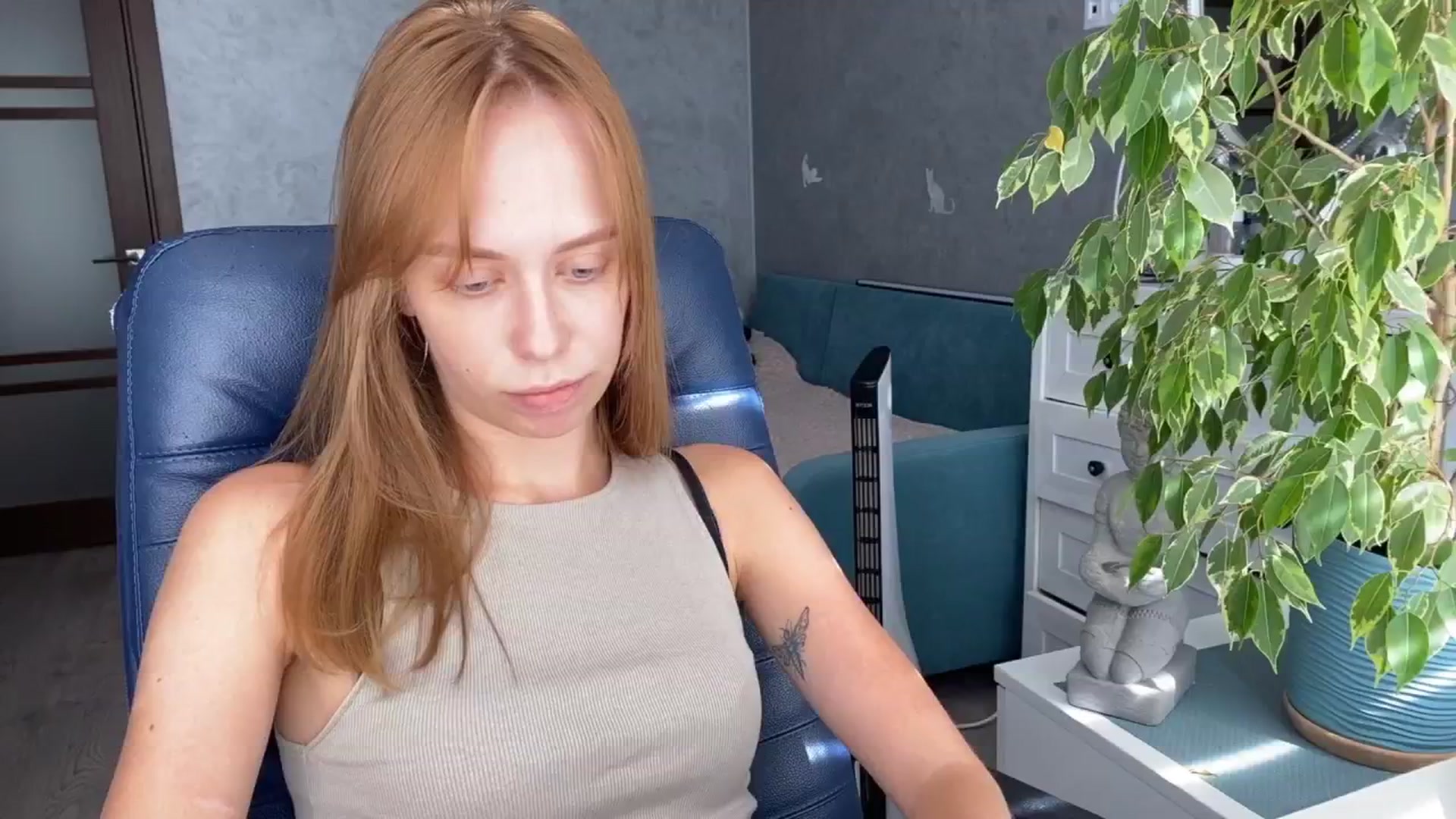 Gallery image thumbnail from LENORE's myfreecams stream on, 09/08/2024, 13:11 image 7 of 20