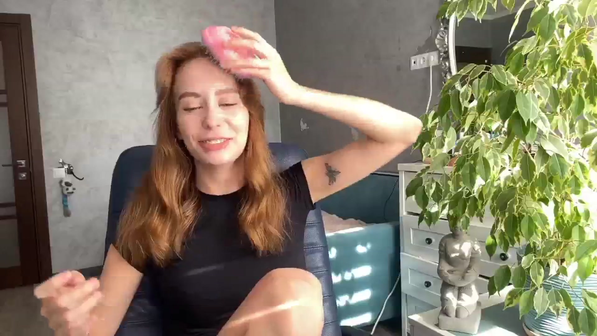 Gallery image thumbnail from LENORE's myfreecams stream on, 10/24/2024, 10:45 image 17 of 20