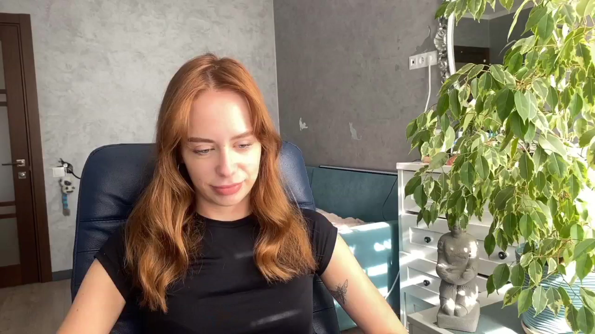 Gallery image thumbnail from LENORE's myfreecams stream on, 10/24/2024, 10:45 image 7 of 20