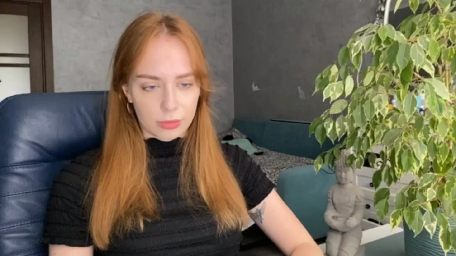 Gallery image thumbnail from LENORE's myfreecams stream on, 04/25/2025, 10:00 image 3 of 20