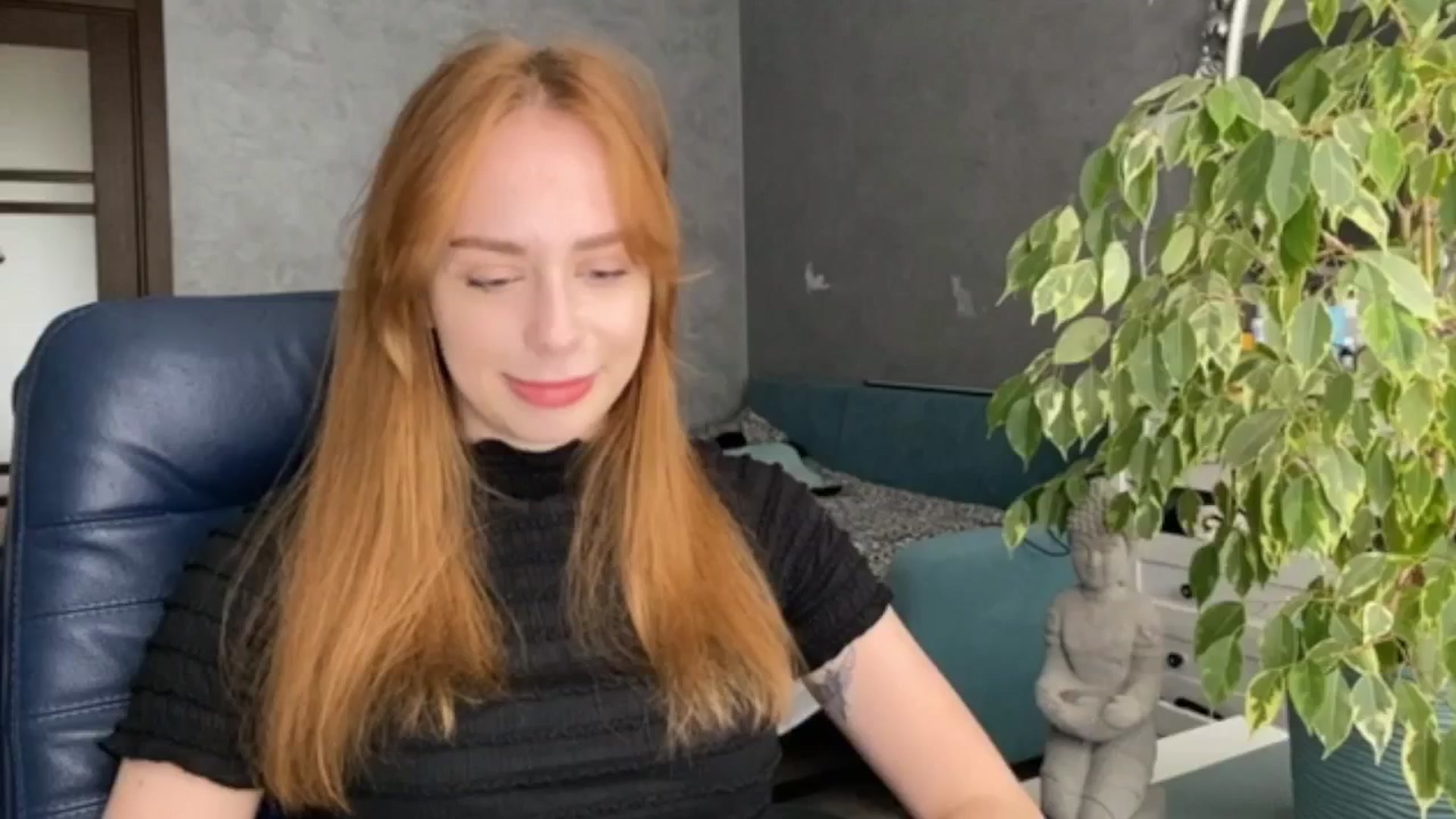 Gallery image thumbnail from LENORE's myfreecams stream on, 04/25/2025, 10:00 image 5 of 20