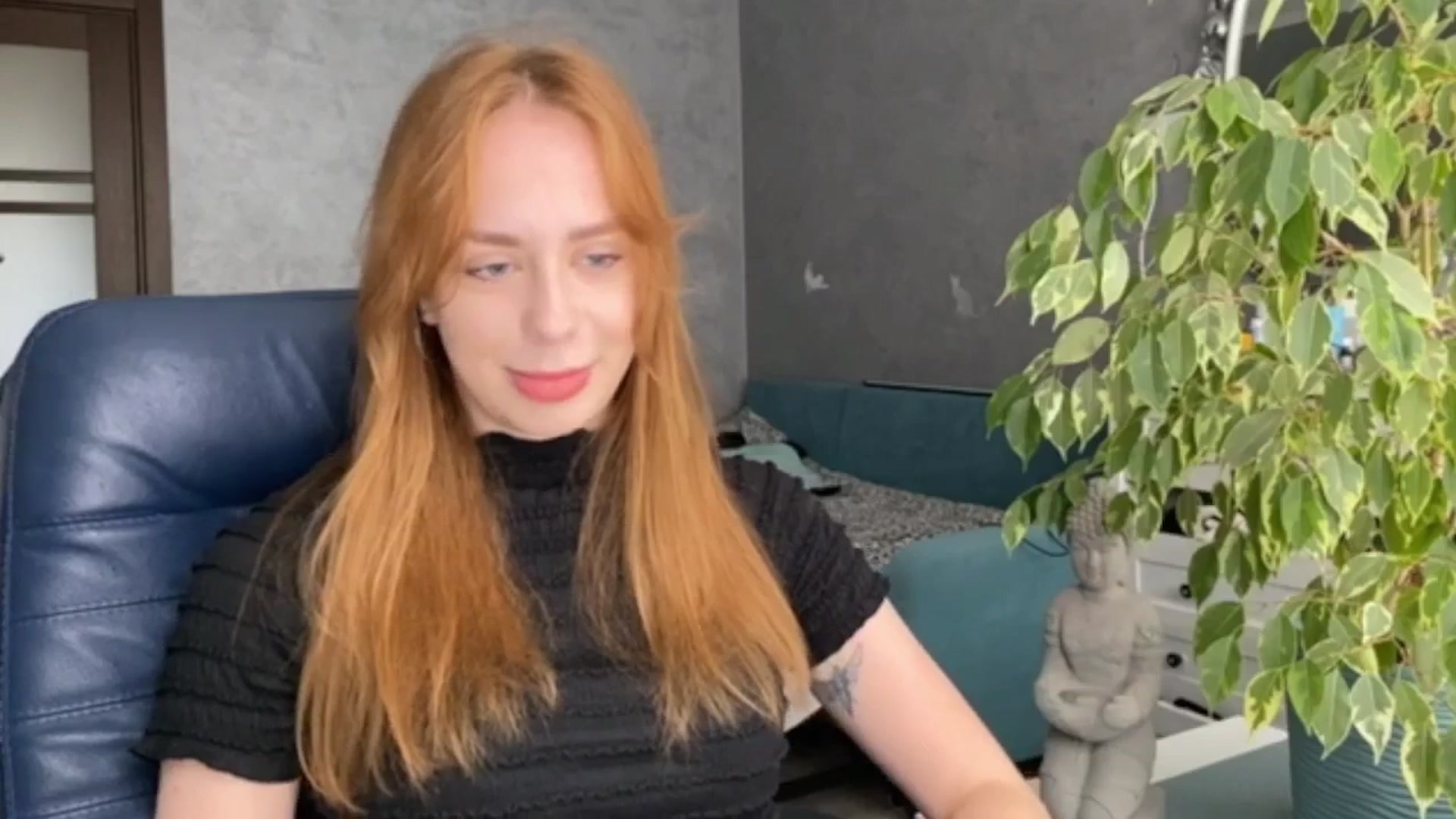 Gallery image thumbnail from LENORE's myfreecams stream on, 04/25/2025, 10:00 image 11 of 20