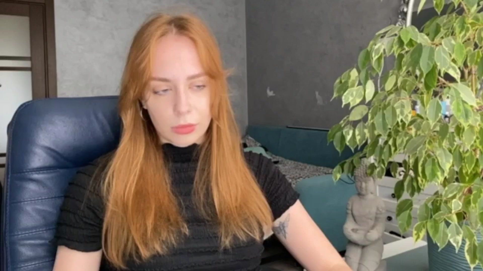 Gallery image thumbnail from LENORE's myfreecams stream on, 04/25/2025, 10:00 image 9 of 20