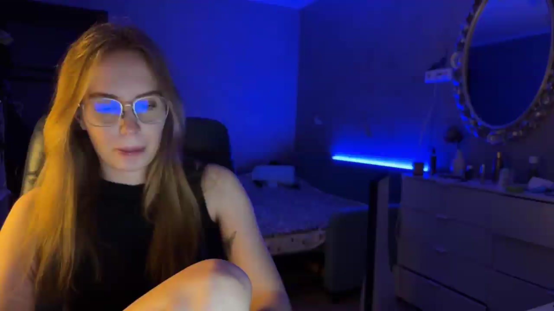 Gallery image thumbnail from LENORE's myfreecams stream on, 07/28/2026, 23:37 image 16 of 20