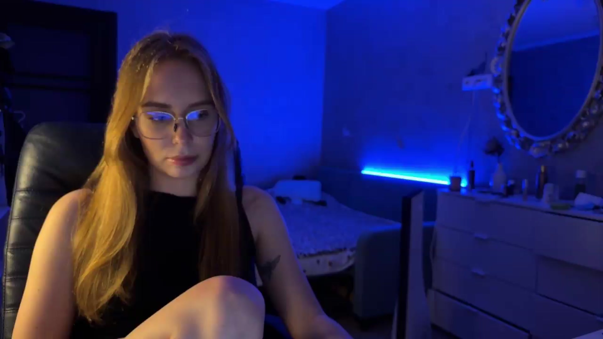 Gallery image thumbnail from LENORE's myfreecams stream on, 07/28/2026, 23:37 image 1 of 20