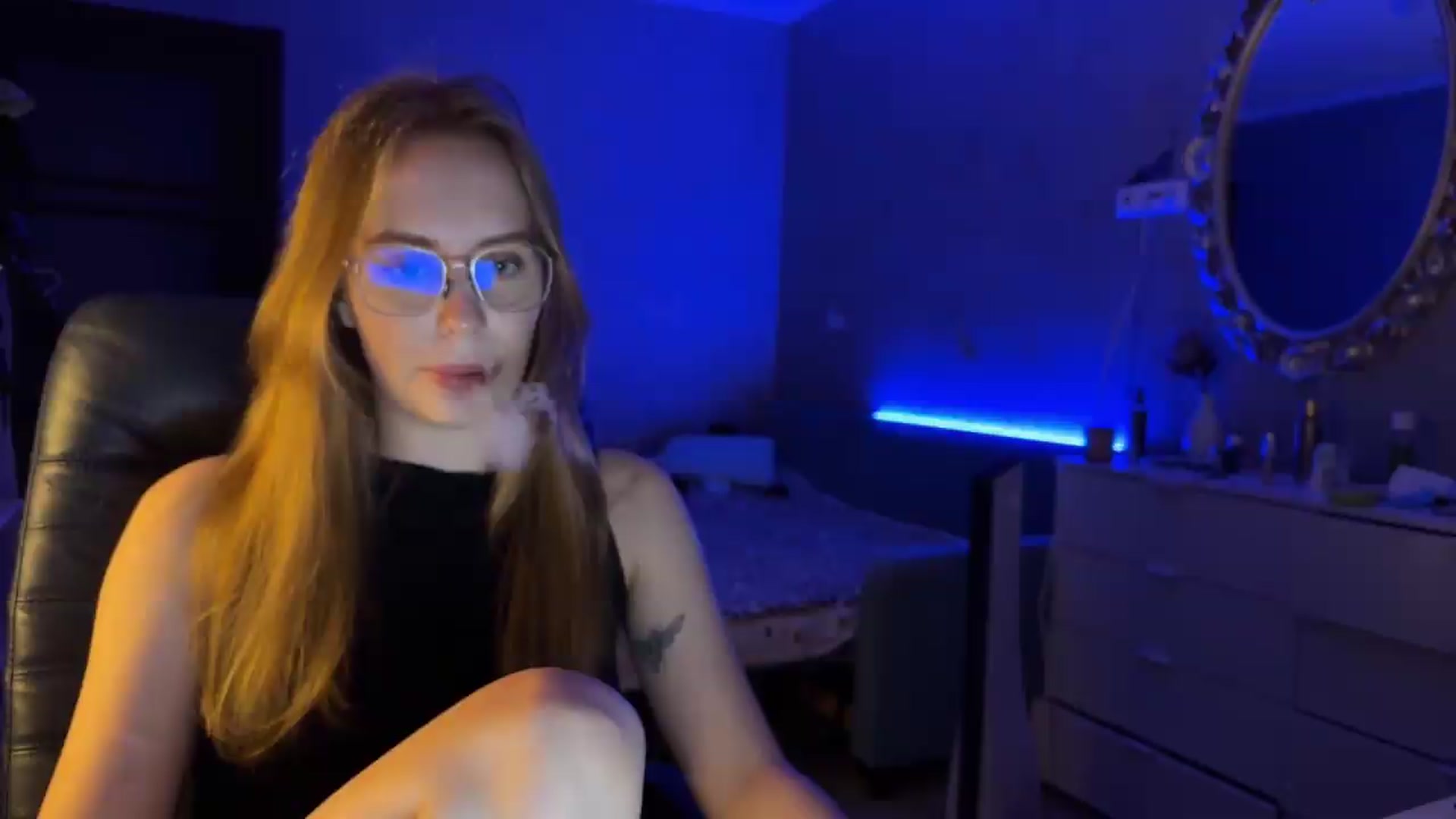 Gallery image thumbnail from LENORE's myfreecams stream on, 07/28/2026, 23:37 image 6 of 20