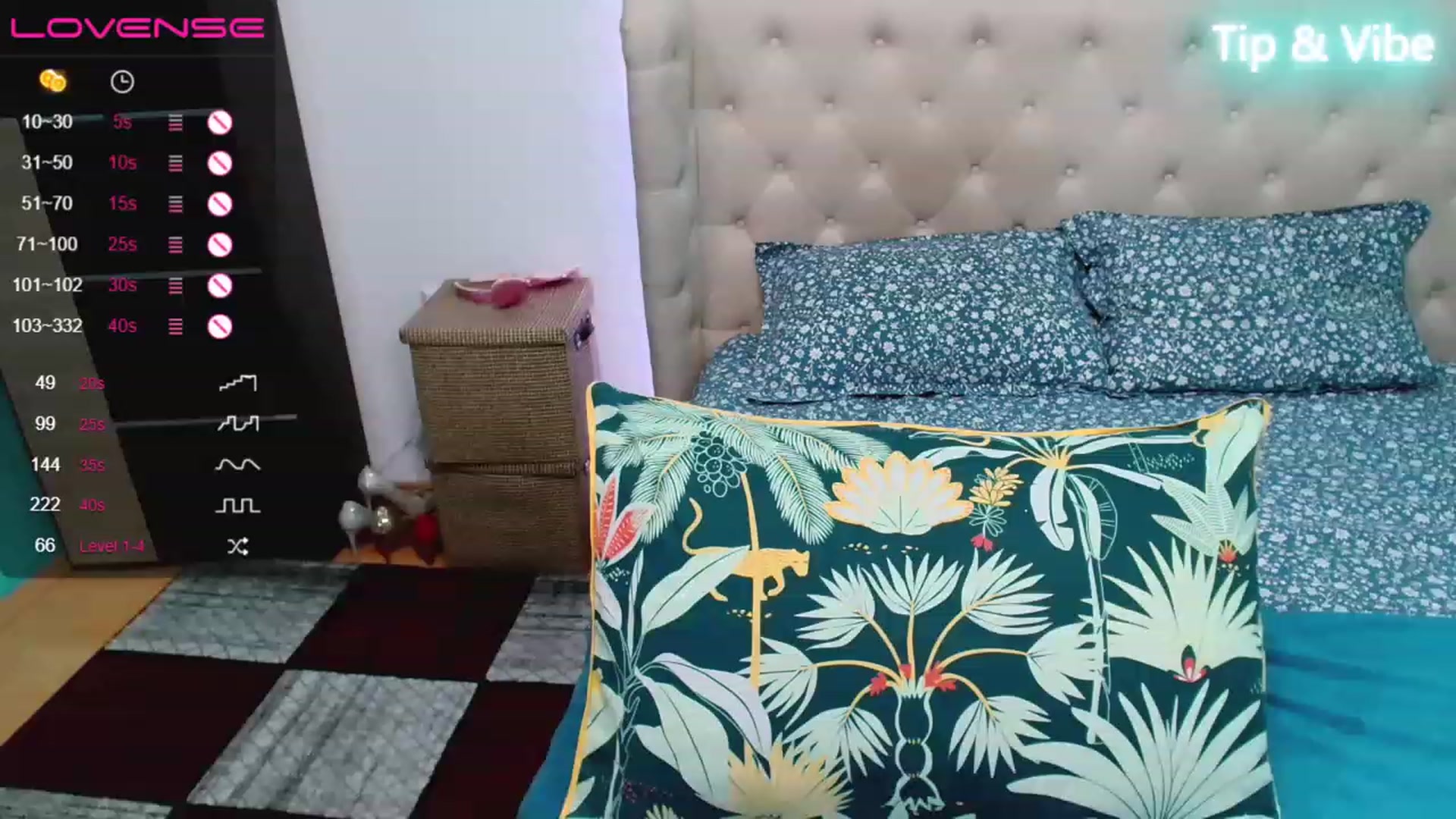 Gallery image thumbnail from LEXY_SUN's myfreecams stream on, 11/19/2022, 24:44 image 14 of 20