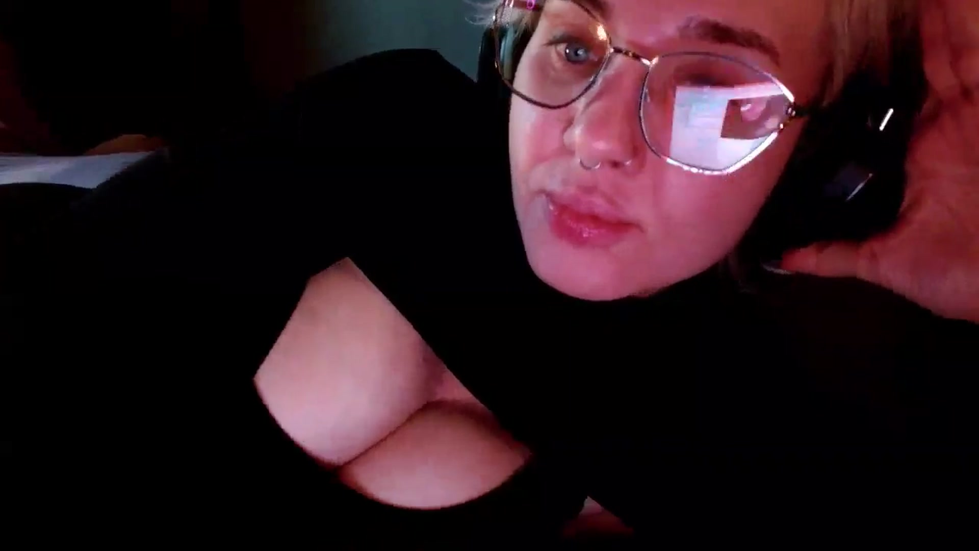 Gallery image thumbnail from LILLOU's myfreecams stream on, 07/05/2025, 17:23 image 9 of 20
