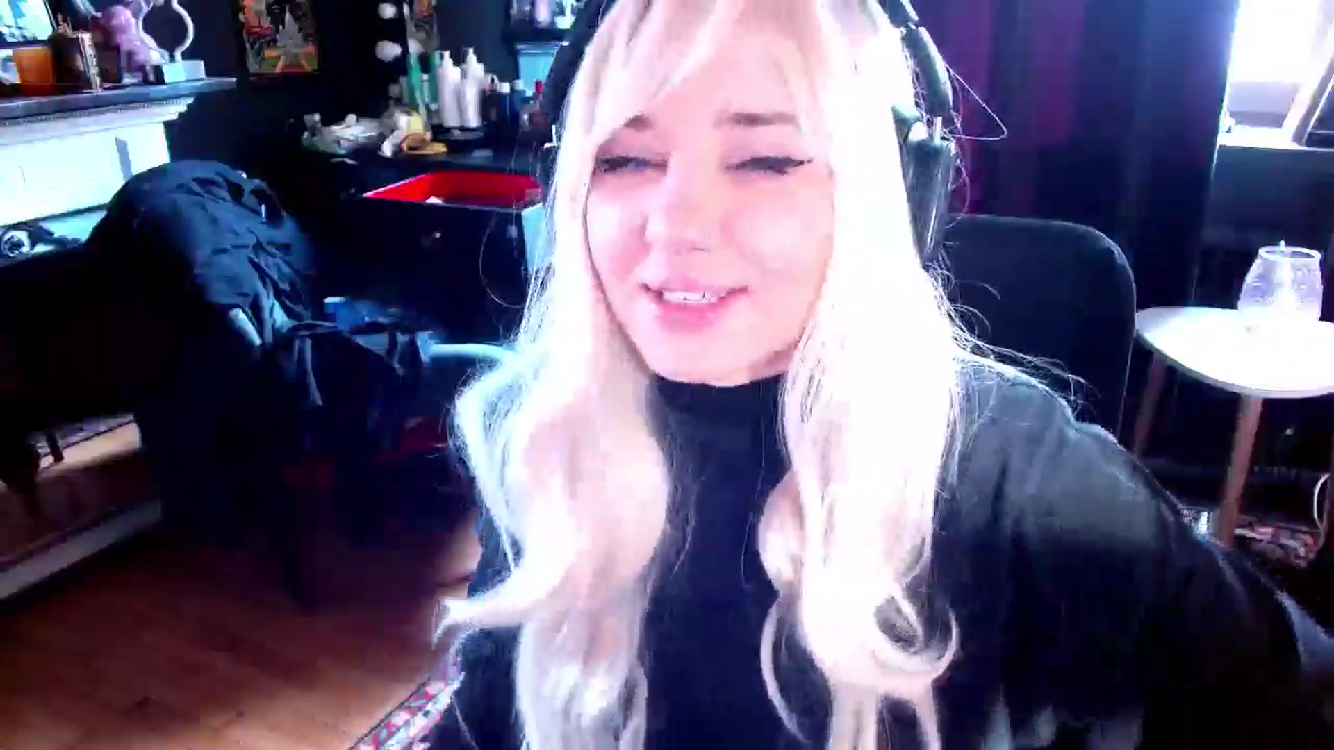 Gallery image thumbnail from LILLOU's myfreecams stream on, 07/06/2025, 16:50 image 2 of 20