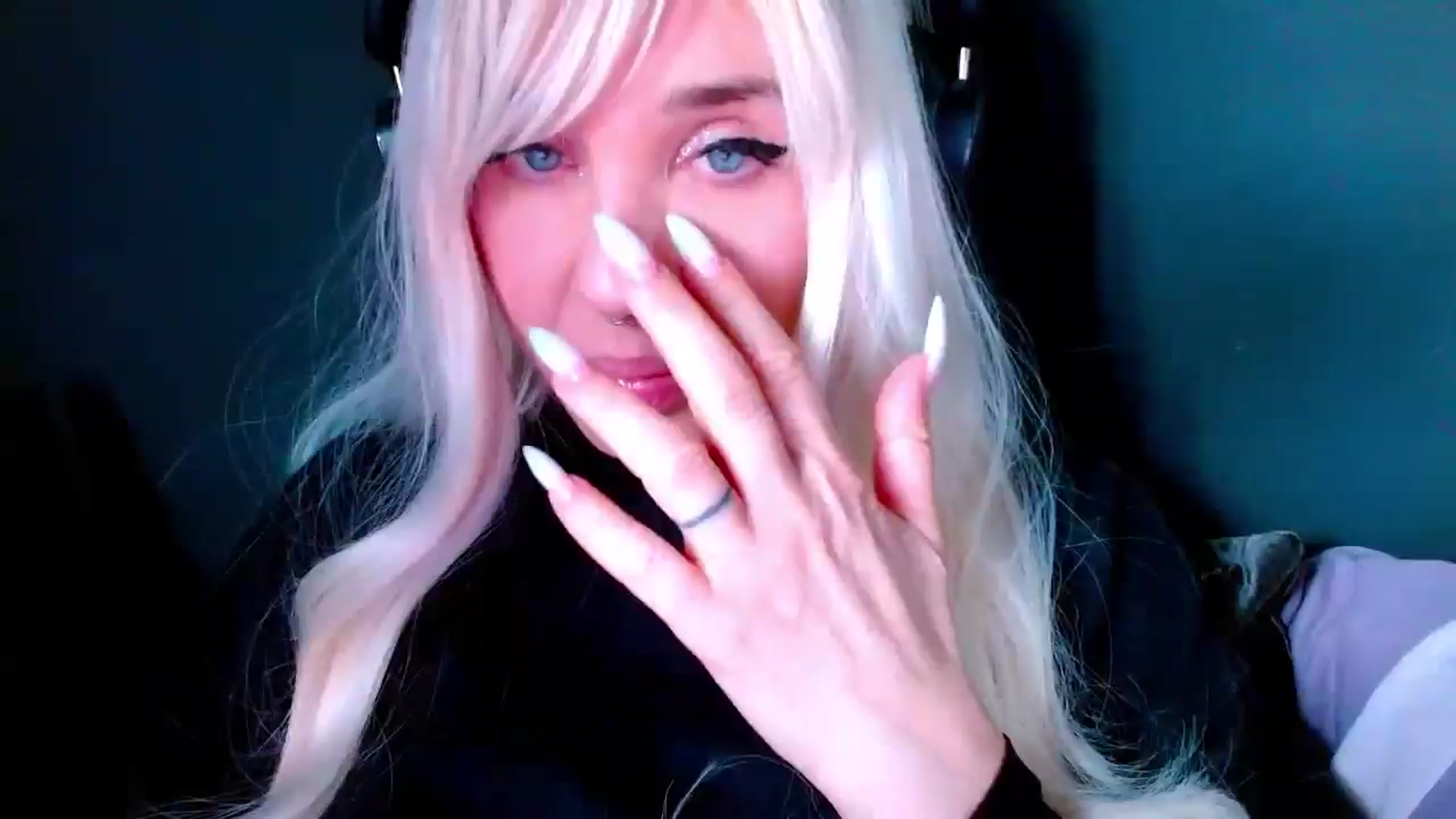 Gallery image thumbnail from LILLOU's myfreecams stream on, 07/06/2025, 16:50 image 7 of 20