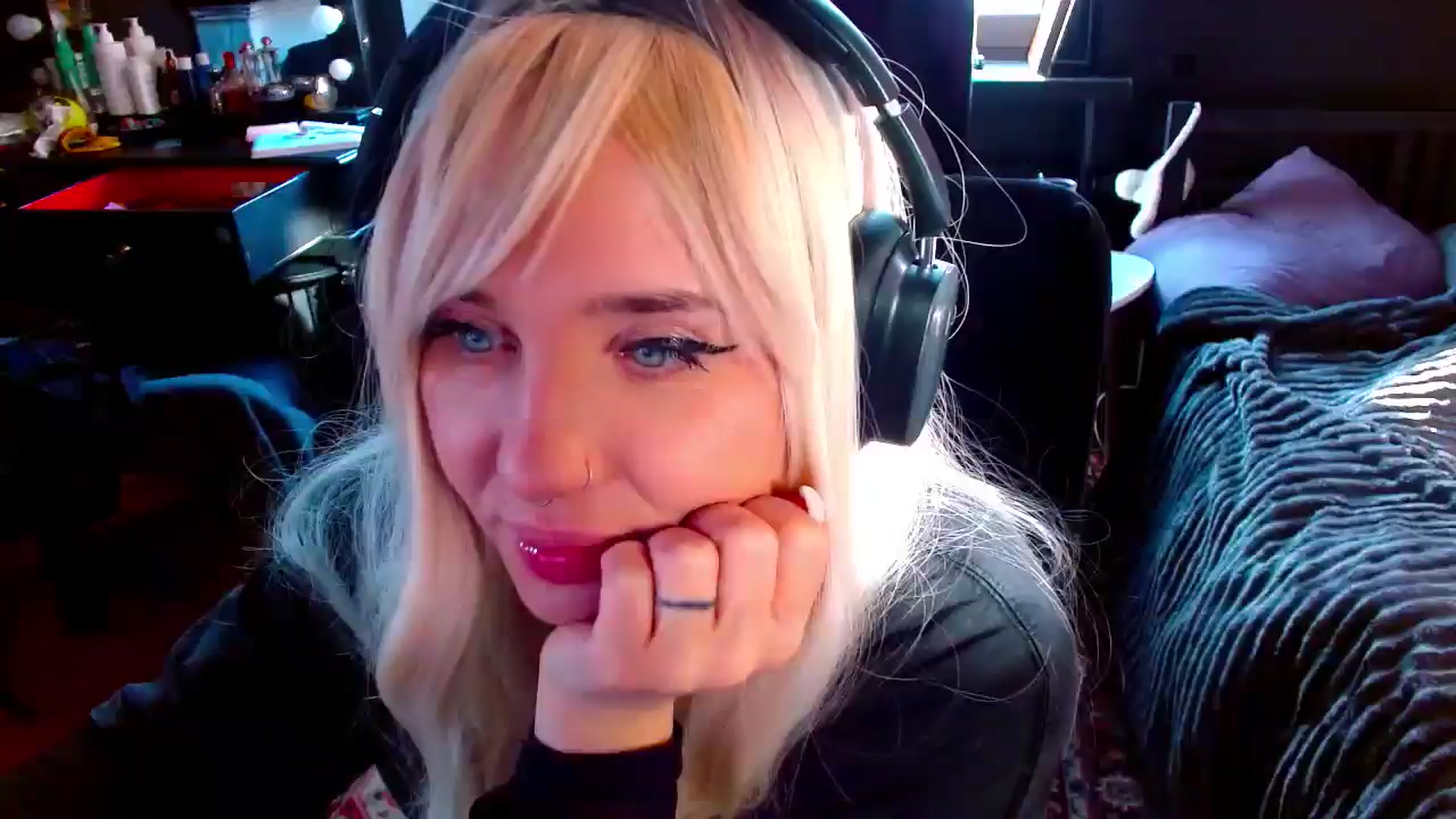 Gallery image thumbnail from LILLOU's myfreecams stream on, 07/06/2025, 16:50 image 1 of 20