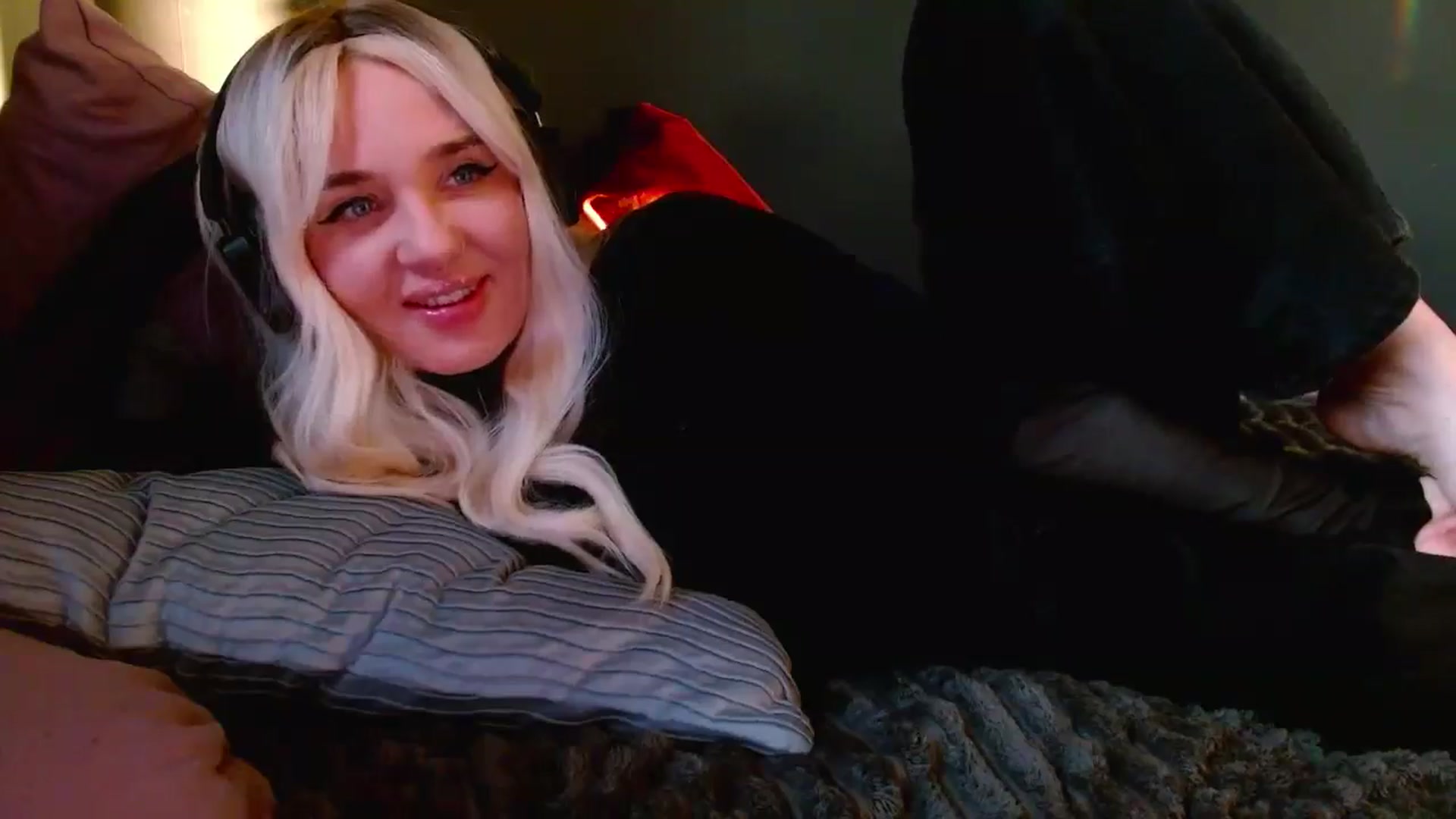 Gallery image thumbnail from LILLOU's myfreecams stream on, 07/06/2025, 17:43 image 4 of 20