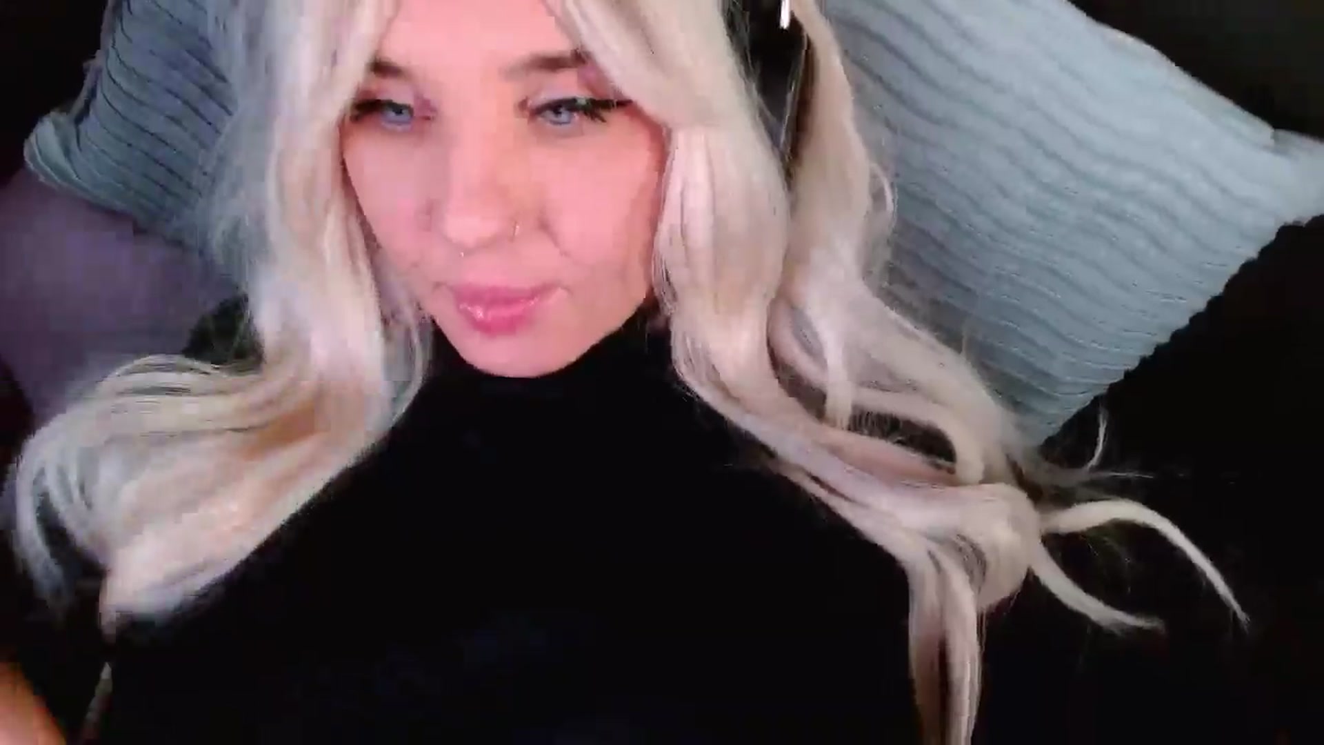 Gallery image thumbnail from LILLOU's myfreecams stream on, 07/06/2025, 17:43 image 14 of 20