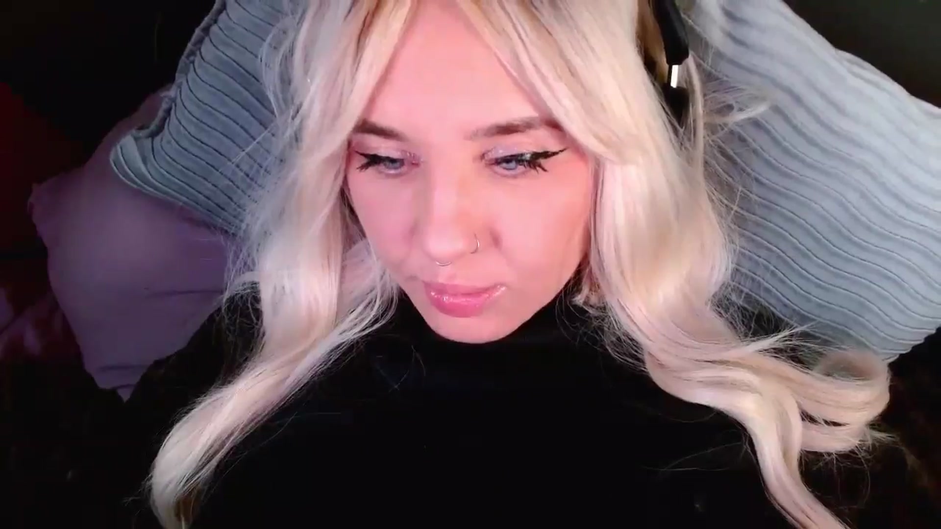 Gallery image thumbnail from LILLOU's myfreecams stream on, 07/06/2025, 17:43 image 13 of 20