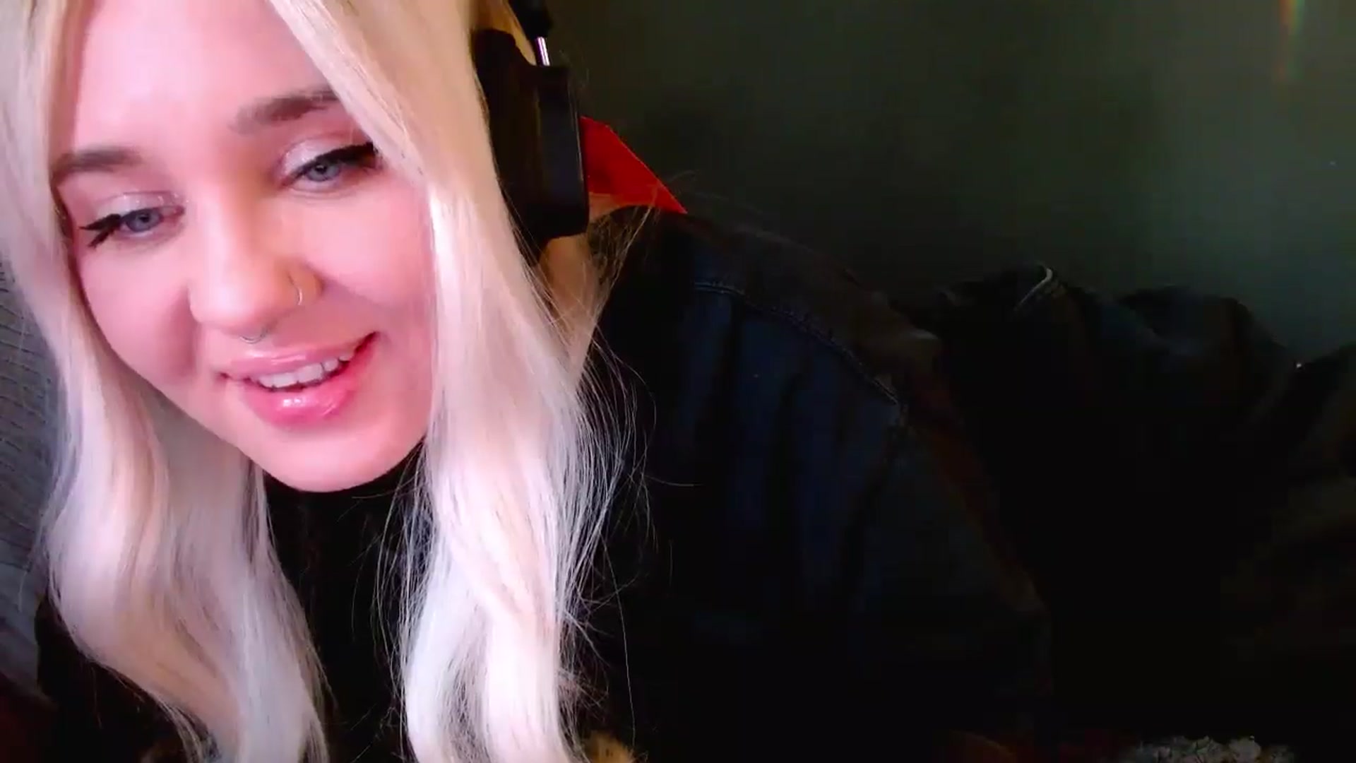 Gallery image thumbnail from LILLOU's myfreecams stream on, 07/06/2025, 17:43 image 5 of 20