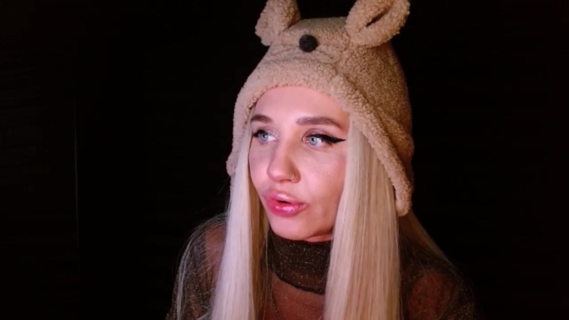 Gallery image thumbnail from LILLOU's myfreecams stream on, 07/19/2025, 16:56 image 12 of 20