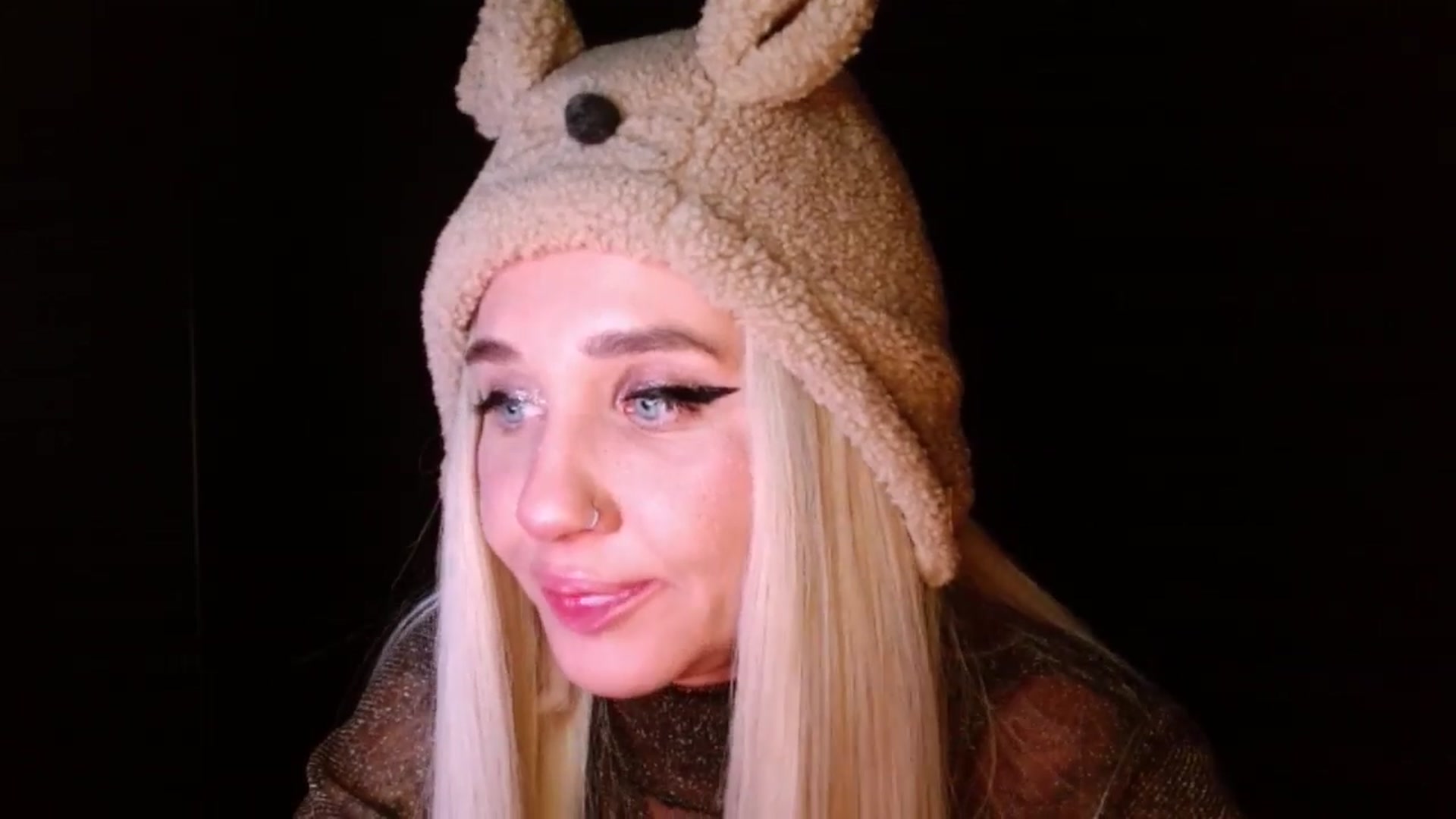 Gallery image thumbnail from LILLOU's myfreecams stream on, 07/19/2025, 16:56 image 16 of 20