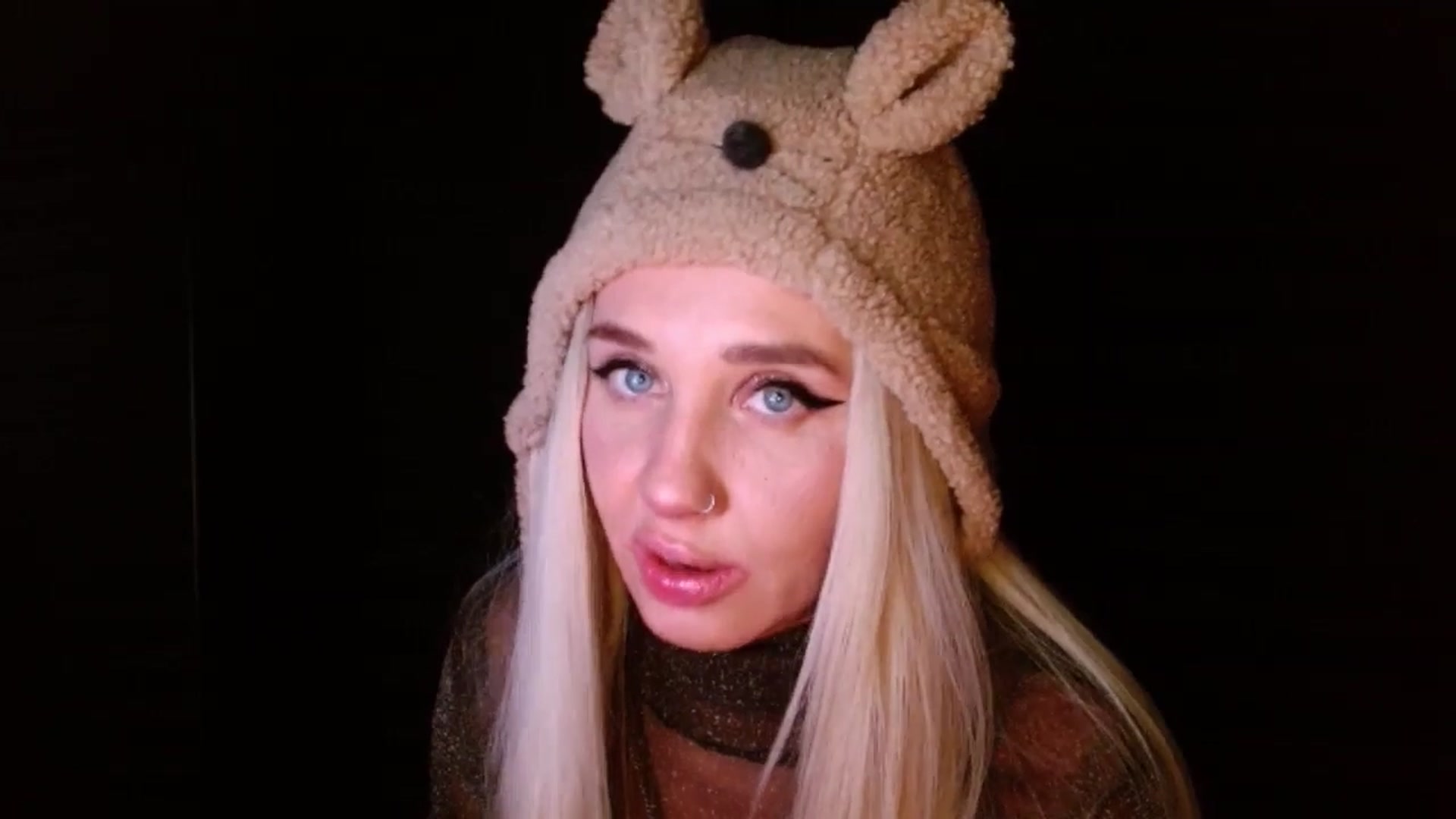 Gallery image thumbnail from LILLOU's myfreecams stream on, 07/19/2025, 16:56 image 17 of 20
