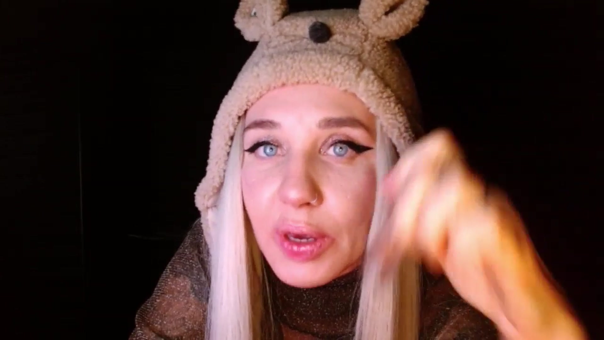 Gallery image thumbnail from LILLOU's myfreecams stream on, 07/19/2025, 16:56 image 14 of 20