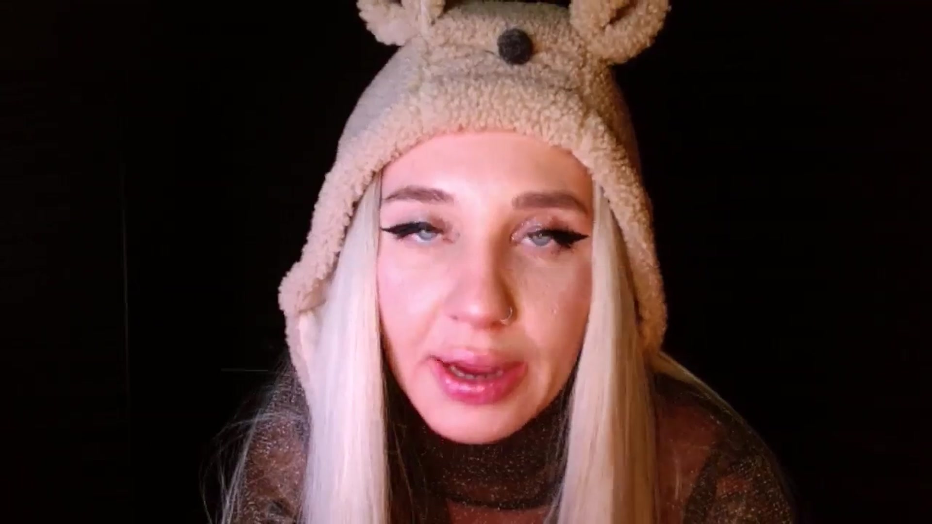 Gallery image thumbnail from LILLOU's myfreecams stream on, 07/19/2025, 16:56 image 9 of 20