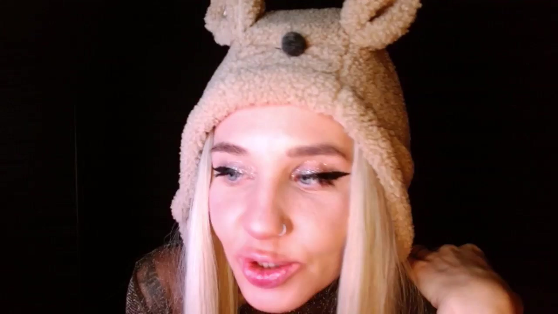 Gallery image thumbnail from LILLOU's myfreecams stream on, 07/19/2025, 16:56 image 1 of 20