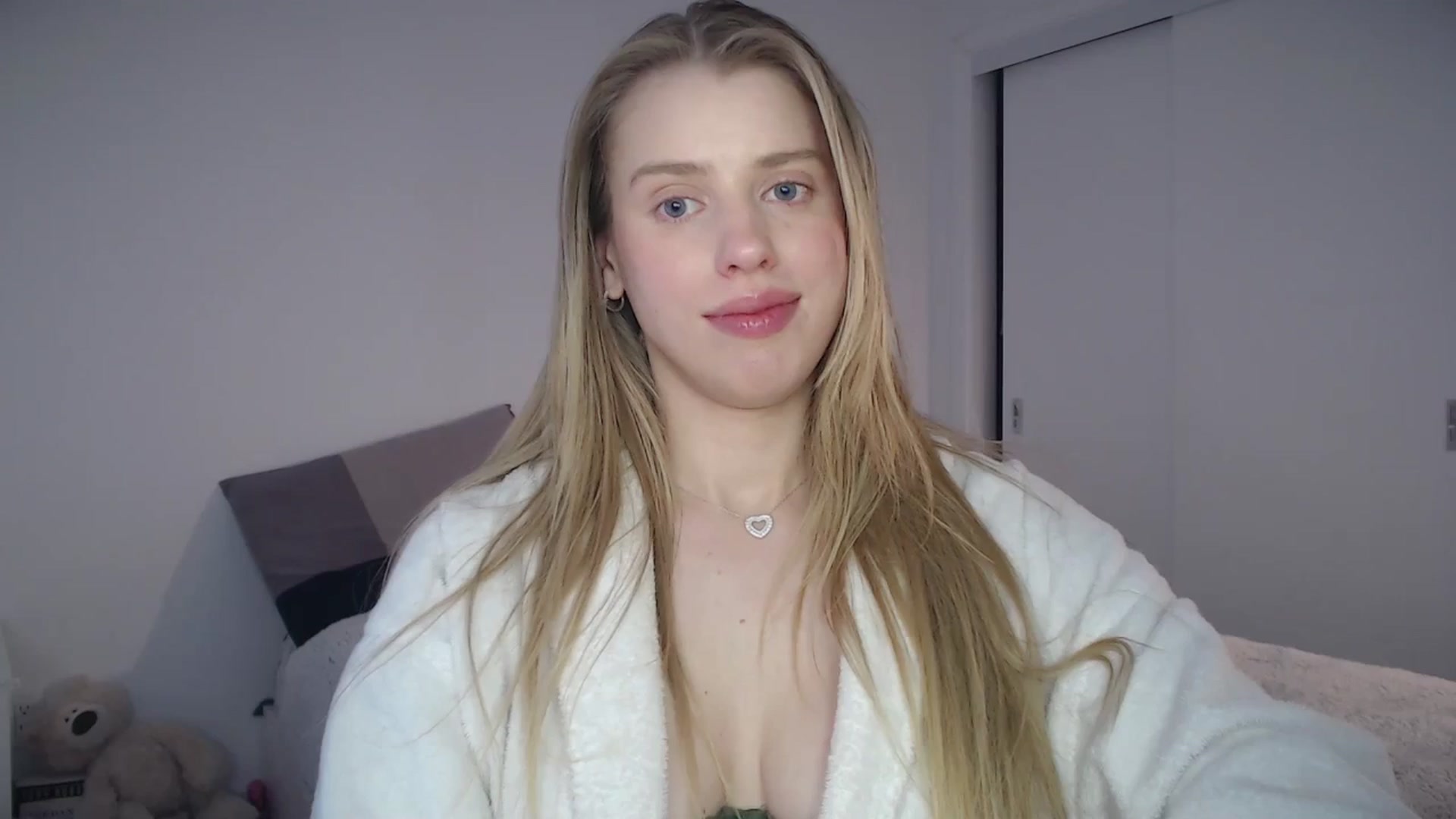 Gallery image thumbnail from LIONESS_1's myfreecams stream on, 03/14/2026, 21:53 image 17 of 20