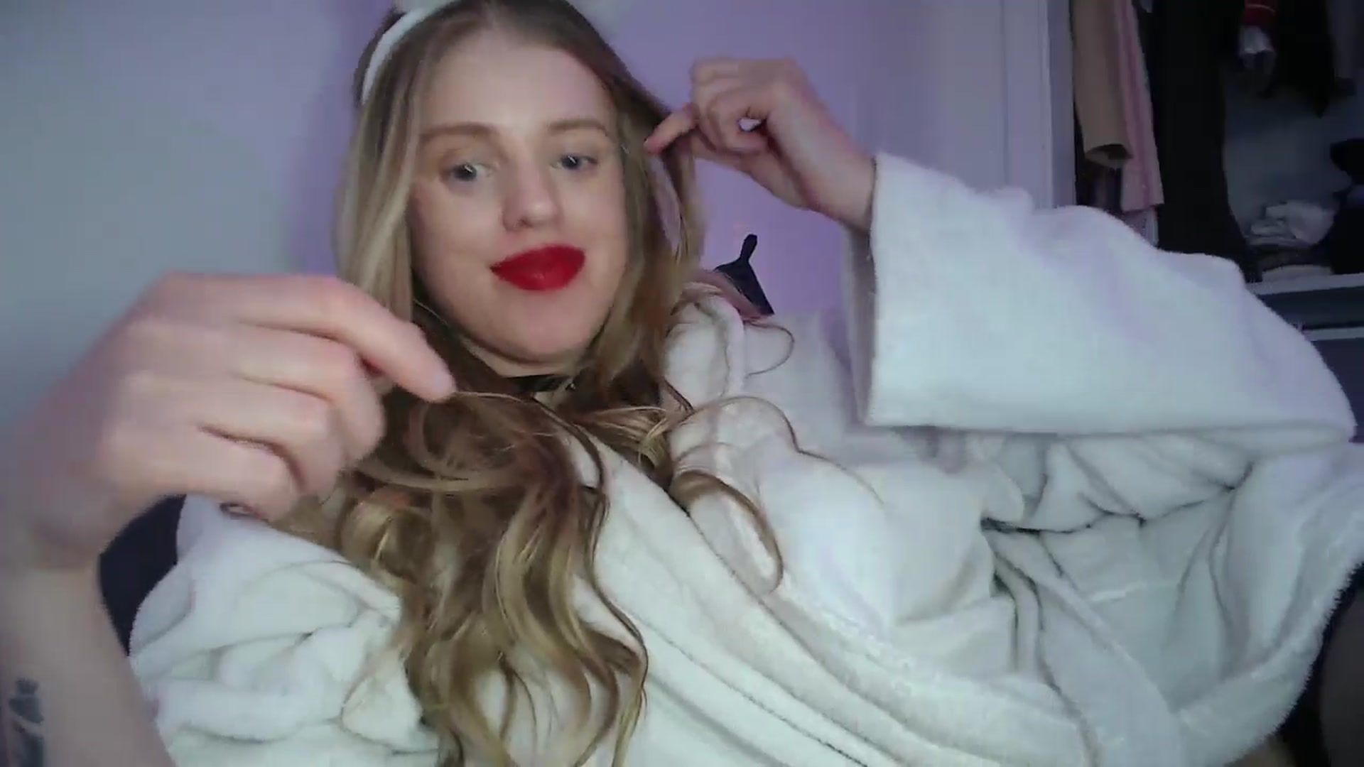 Gallery image thumbnail from LIONESS_1's myfreecams stream on, 04/03/2026, 22:36 image 13 of 20