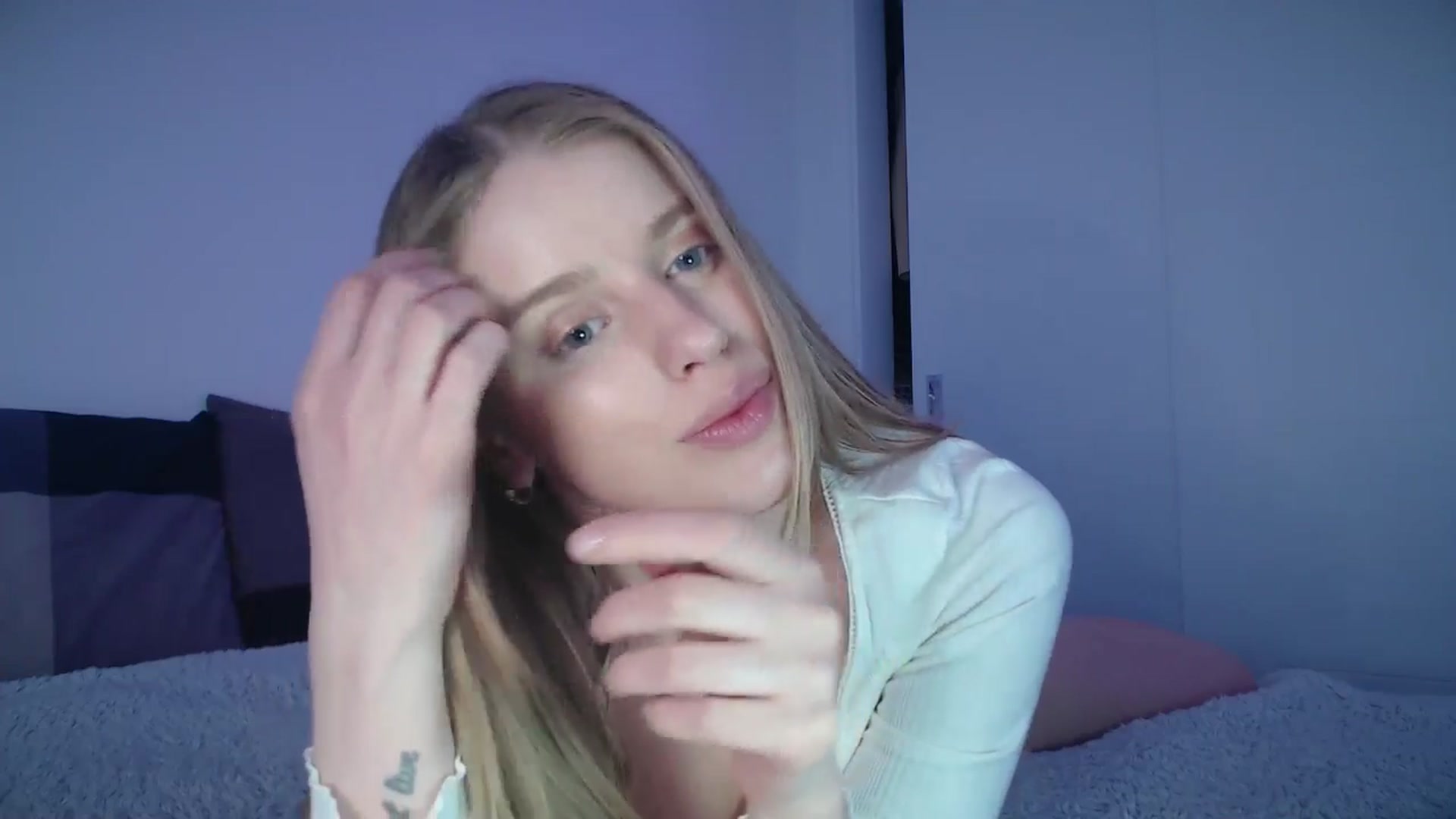Gallery image thumbnail from LIONESS_1's myfreecams stream on, 04/04/2026, 19:40 image 11 of 20