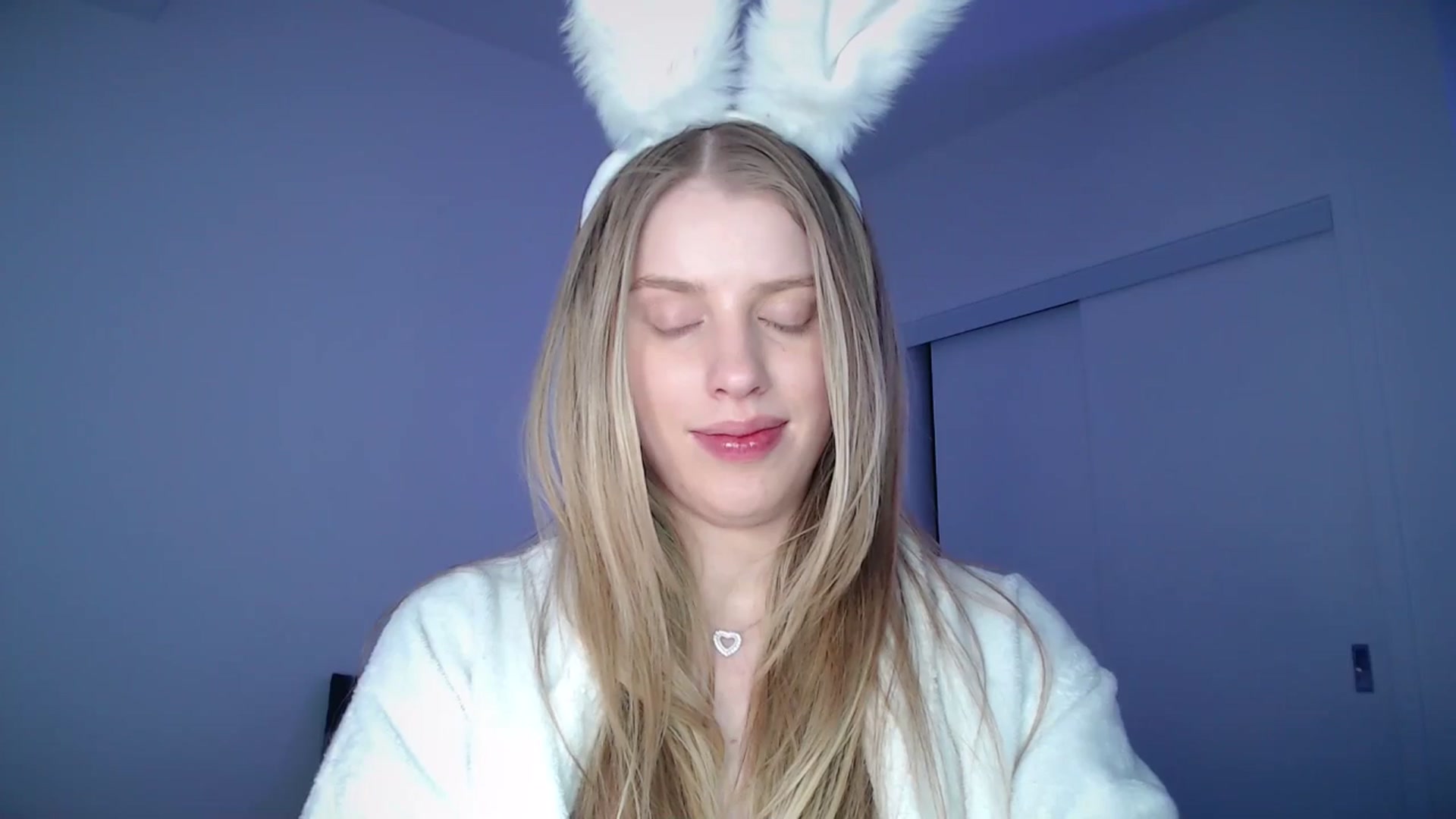 Gallery image thumbnail from LIONESS_1's myfreecams stream on, 04/05/2026, 21:03 image 19 of 20