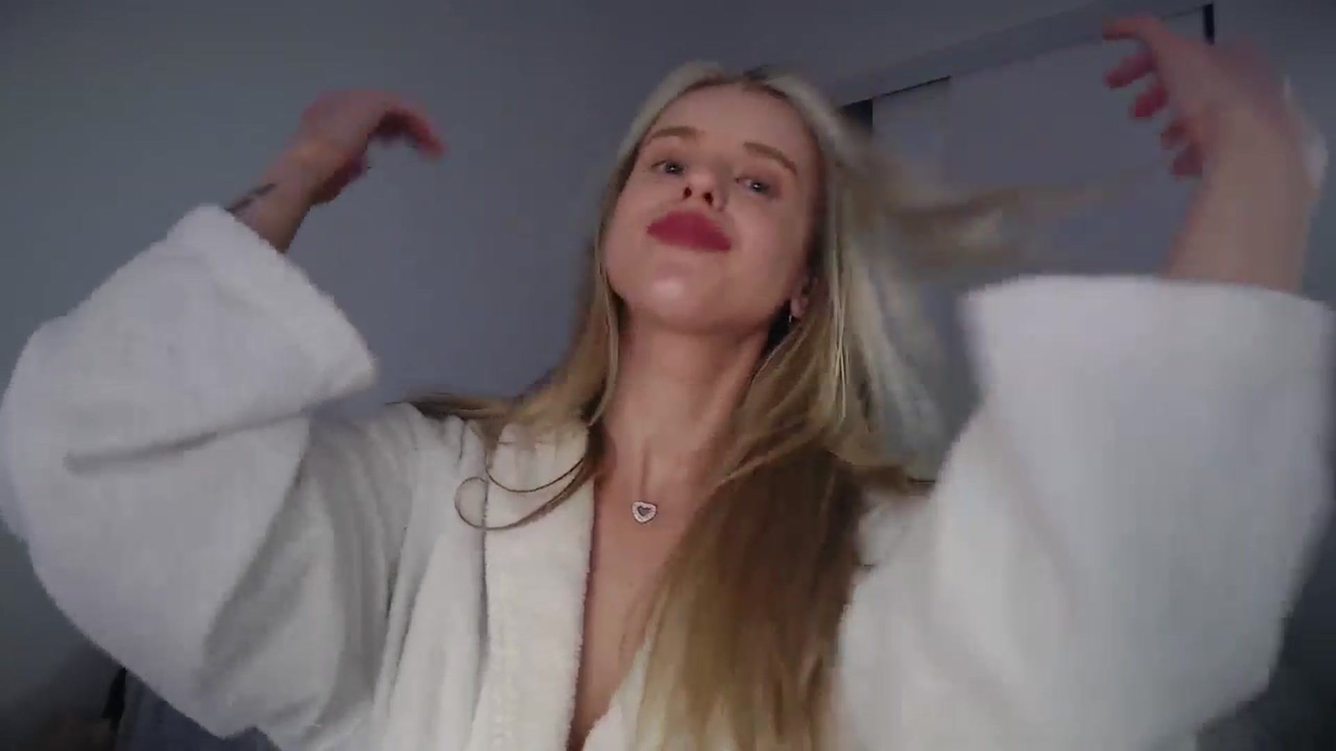 Gallery image thumbnail from LIONESS_1's myfreecams stream on, 04/12/2026, 24:06 image 3 of 20