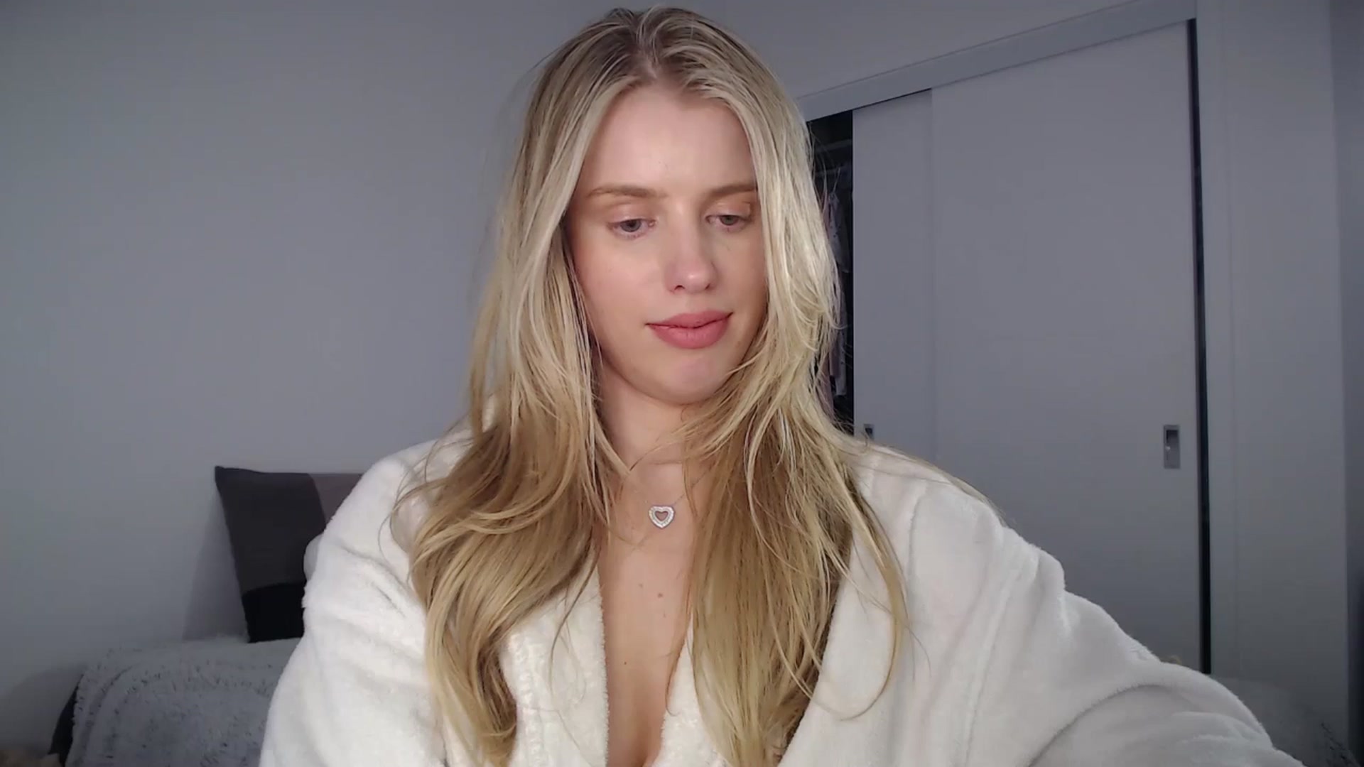 Gallery image thumbnail from LIONESS_1's myfreecams stream on, 04/12/2026, 24:06 image 11 of 20