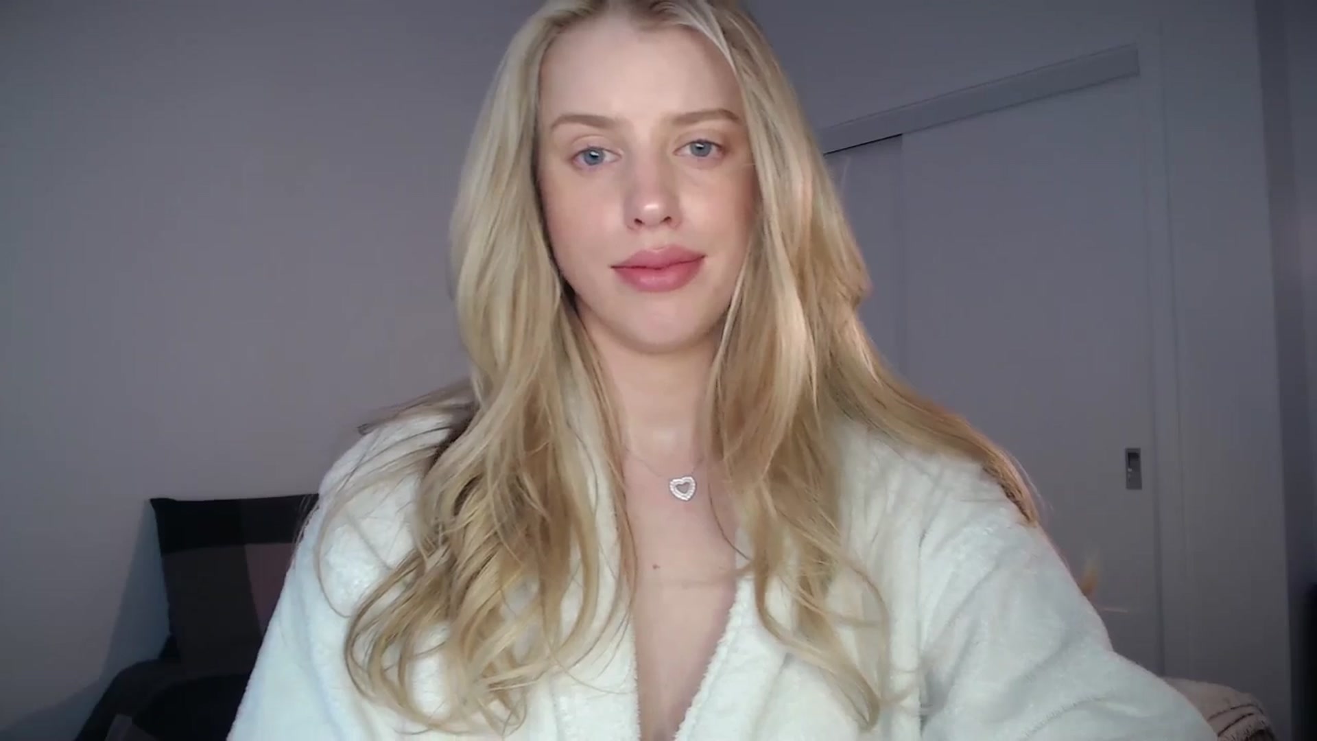 Gallery image thumbnail from LIONESS_1's myfreecams stream on, 04/18/2026, 18:24 image 15 of 20