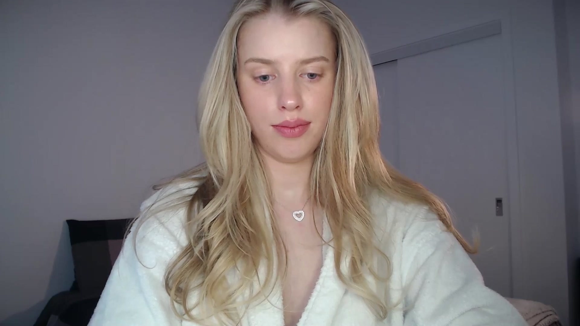 Gallery image thumbnail from LIONESS_1's myfreecams stream on, 04/18/2026, 18:24 image 14 of 20